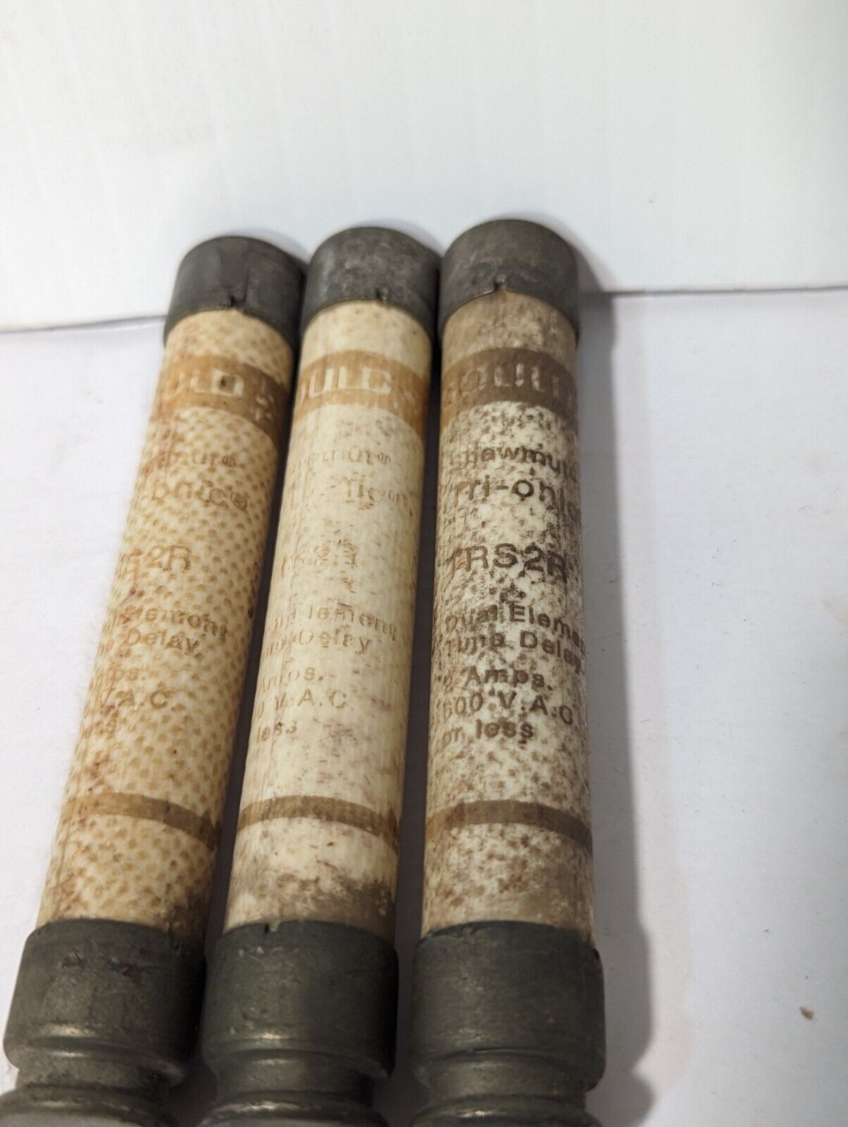 Lot of 3 Gould Shawmut TRS2R fuses, 2A, 600VAC or less