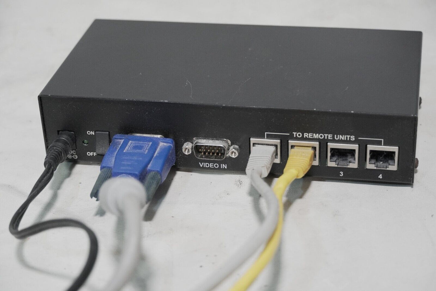 Black Box 724-746-5500 CAT5 video splitter 4 channel, AC 501A-R2