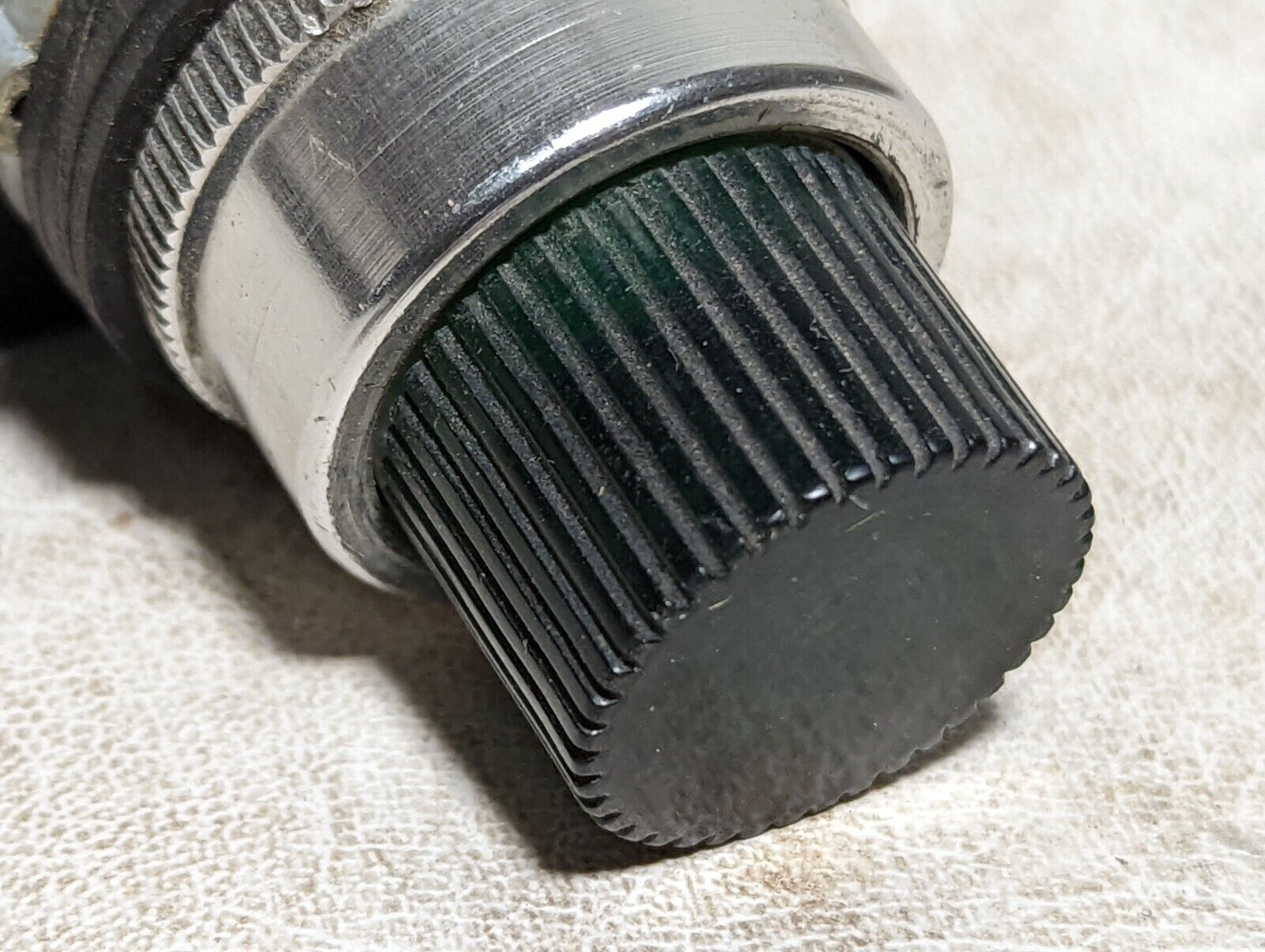 Square D 9001 KM1 light module with green indicator button, 9001 KA-2 contact