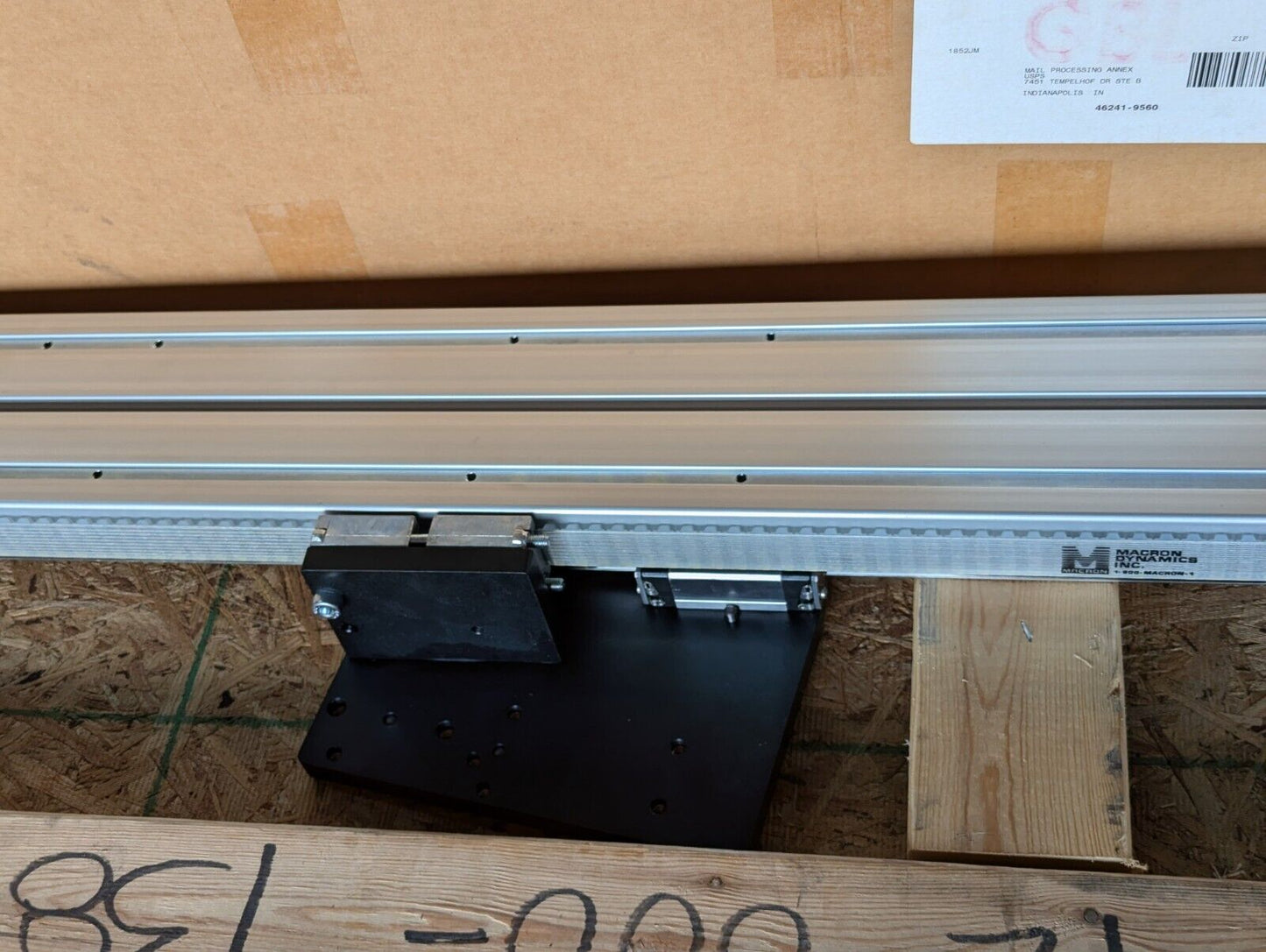 Macron 8676A01 Linear Rail Actuator w/Onvio 9000566 Reducer / 3915-11-000-0415