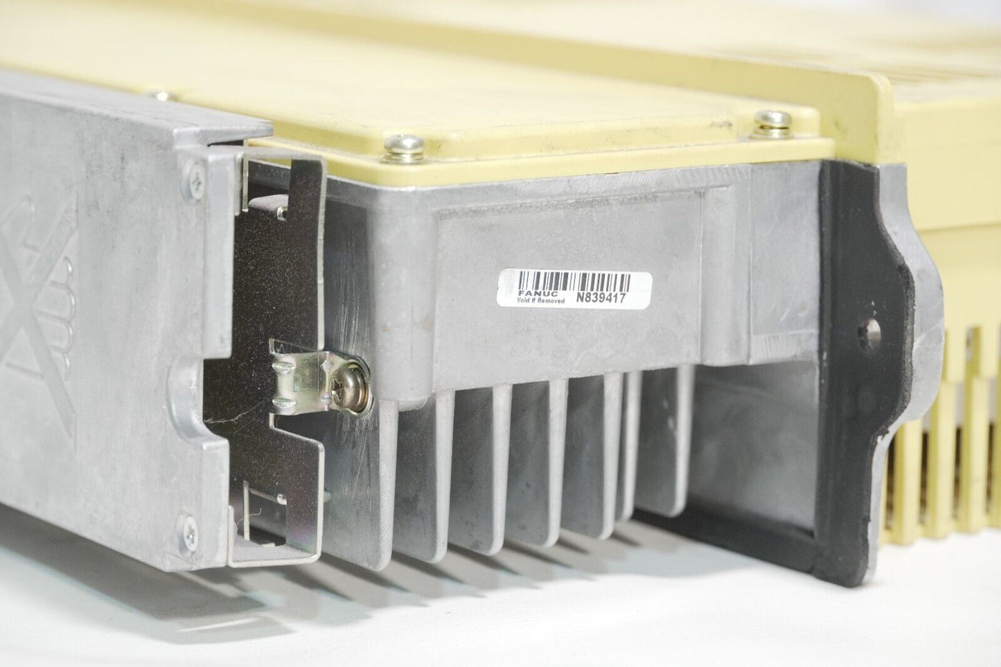 Fanuc A06B-6090-H004-R servo amplifier unit, rated input 200-230VAC, 12A, 230VAC