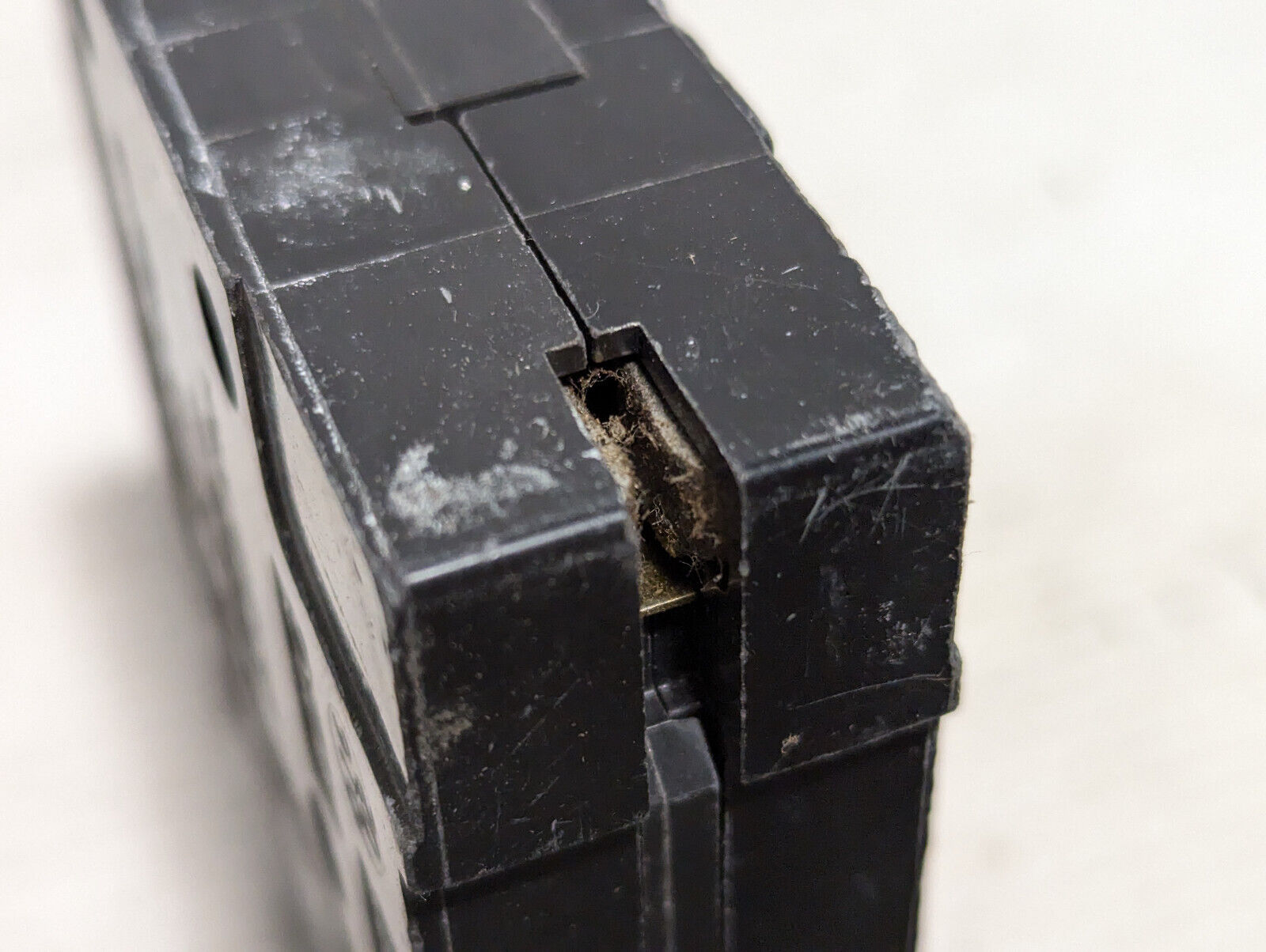 Square D HOMT 1515 circuit breaker, 15A, 120/240VAC, 1 pole, BROKEN SWITCH