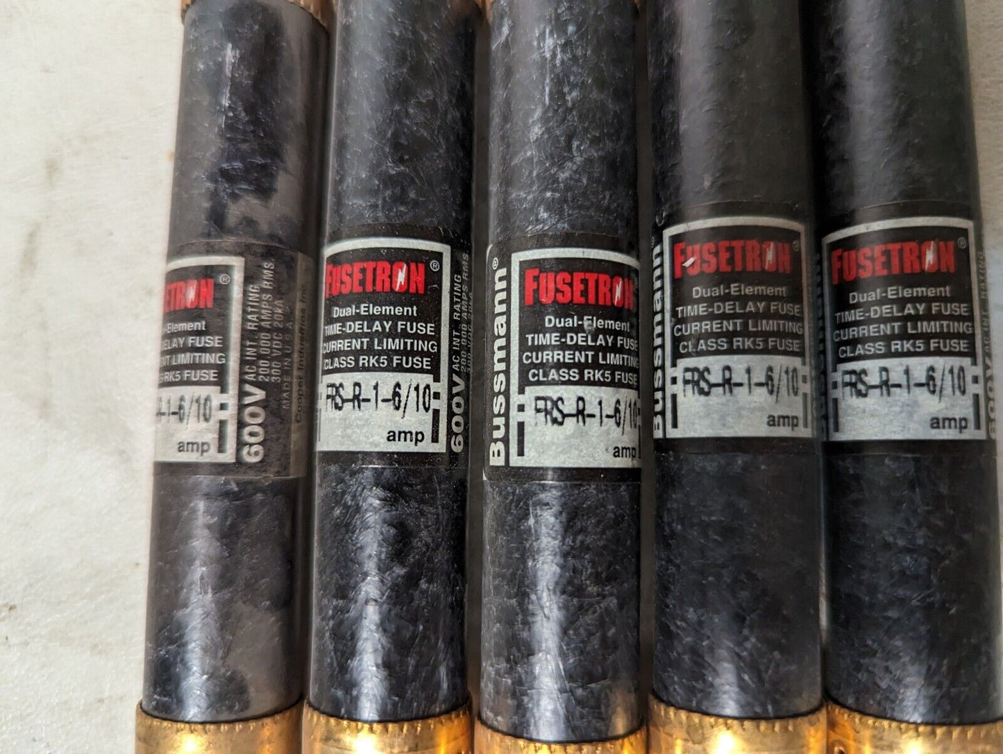 Large lot of 100 FRS-R fuses, 18xFRS-R-9, 15xFRS-R-8, 7xFRS-R-6-1/4, 1xFRS-R-6,