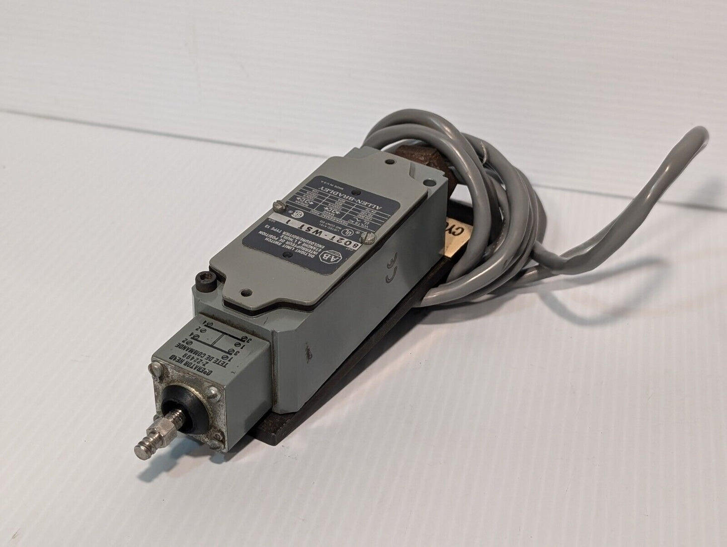 Allen Bradley 802T-WST Oiltight Limit Switch, Series 1, 120-600VAC - Free Ship