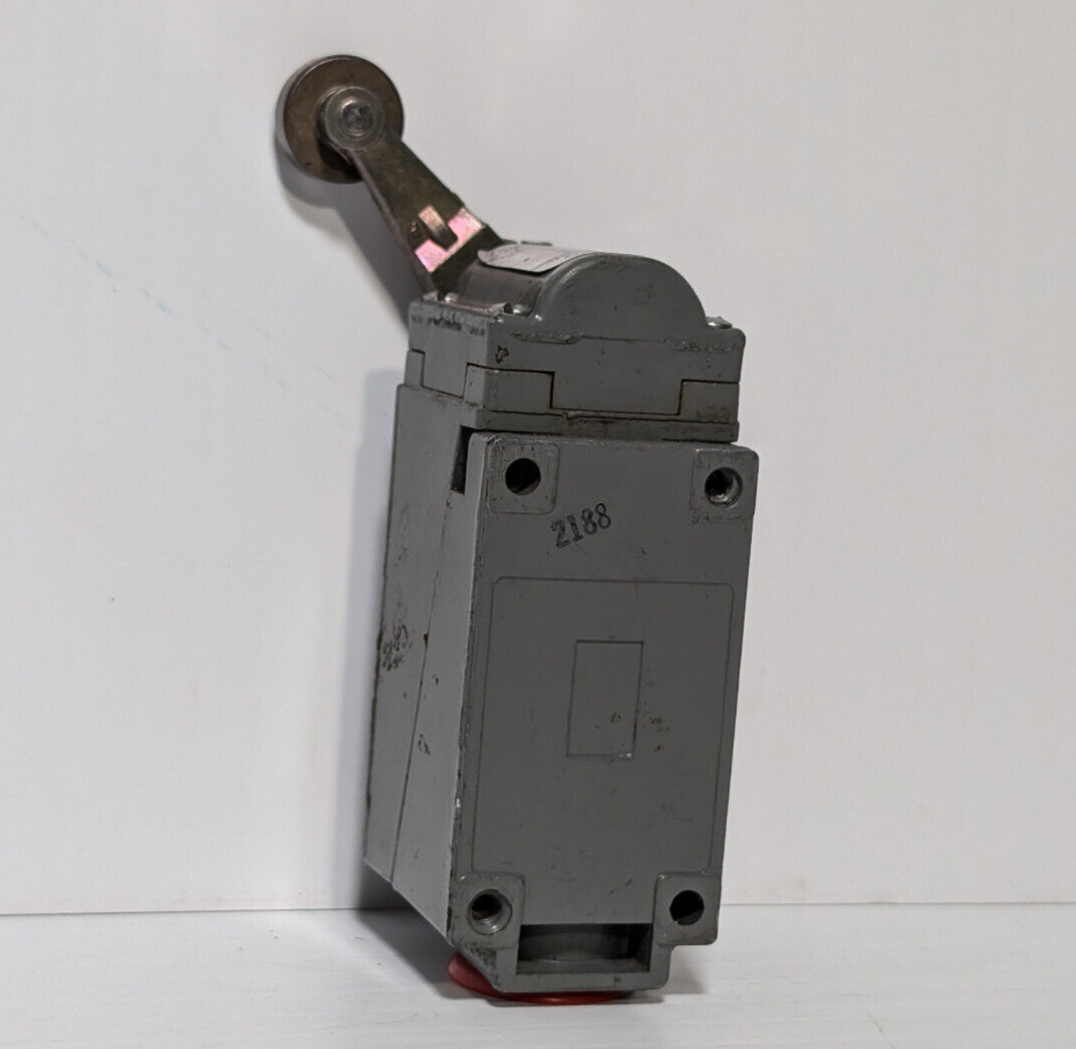 Square D B54B2 Ser 5, Class 9007, Form GL, Heavy Duty Limit Switch, 10 Amp