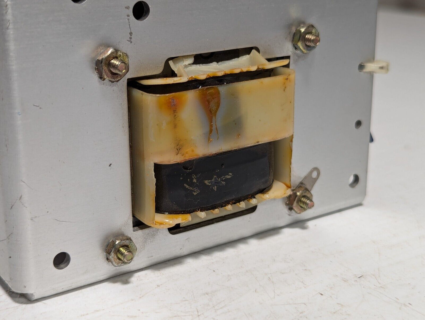 SOLA SLS-24-024 regulated power supply, 24VDC@2.4A out, 100/120/220/230/240VAC