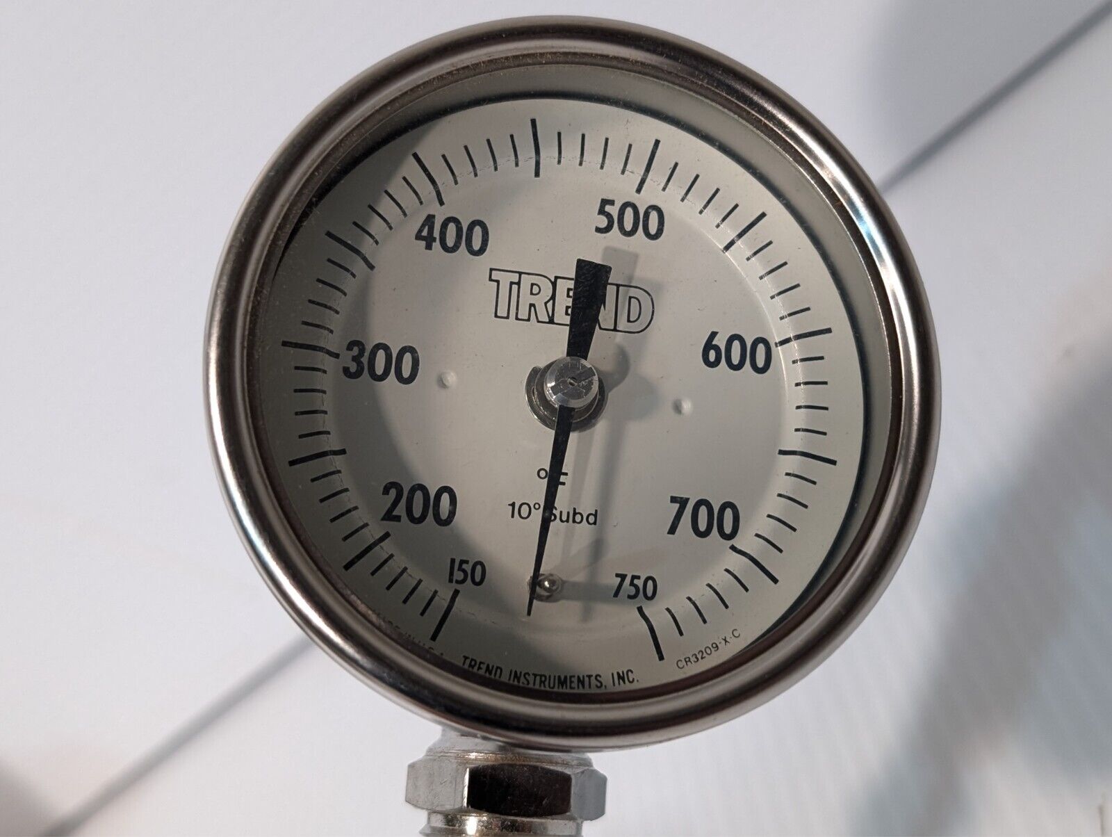 Trend 31 bimetal thermometer, 150-750 deg F, 6 inch stem, 1/2 NPT conn
