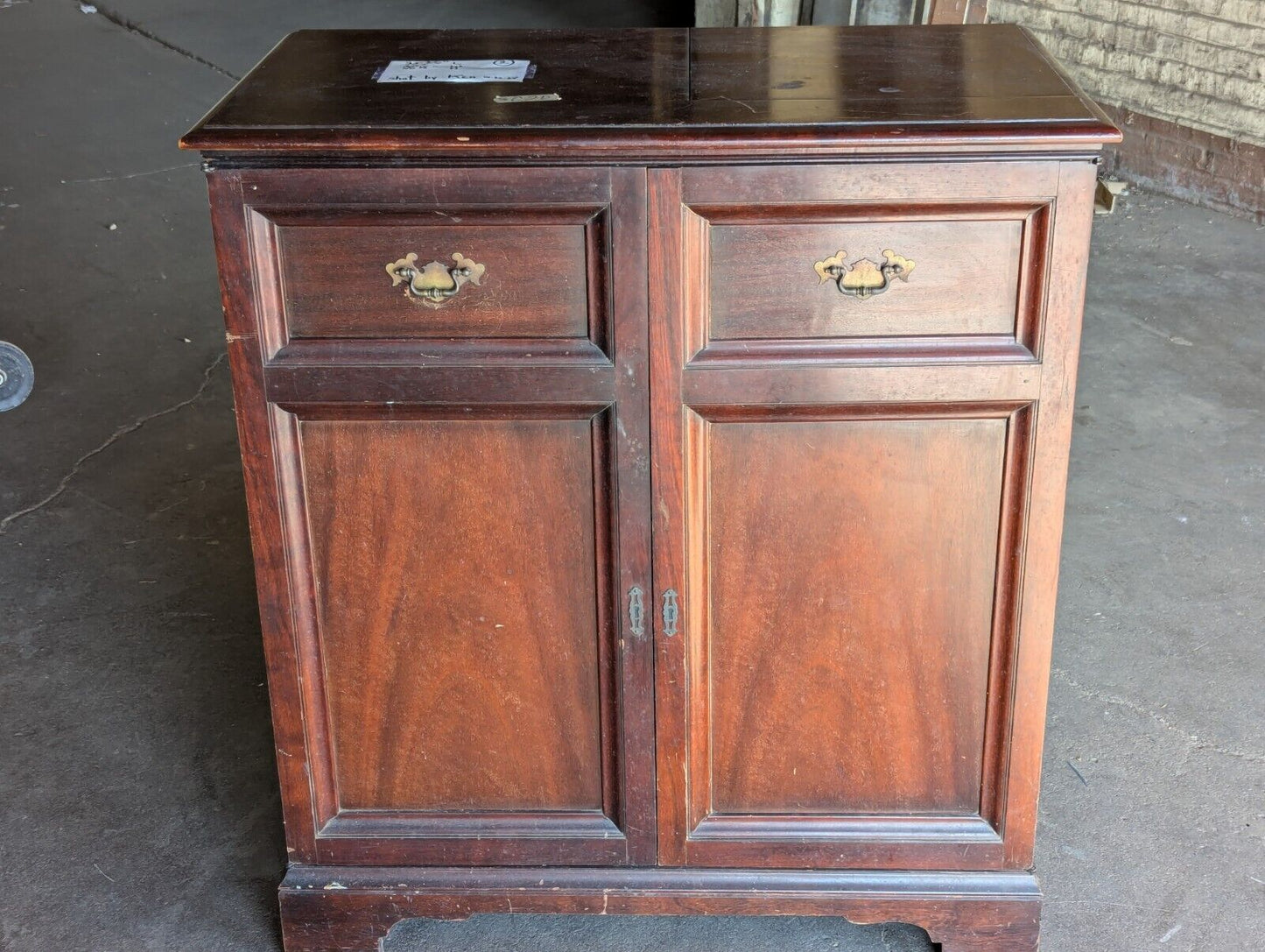 Vintage Radio Cabinet, The Magnavox Co. Vinyl Record player Cabinet -Free Ship