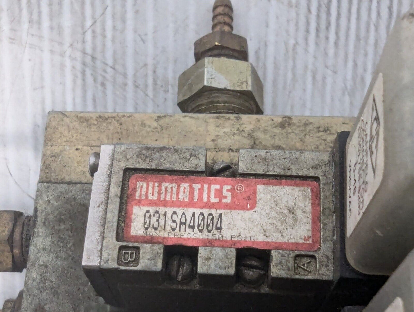 Numatics Valve Assembly w/ (1) 031SA400E, (2) 031SS4002, (2) 031SA4004 &Manifold