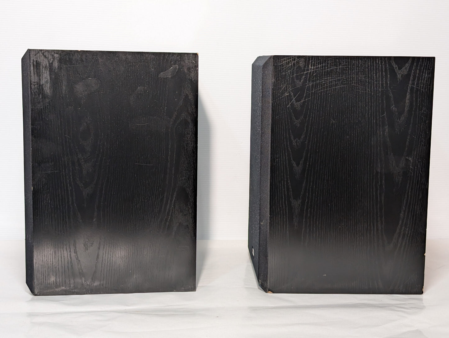 Vintage KLH 900B Black Woodgrain Shelf Speakers, 80Ohm, 50-20kHz, for 5-140W Amp