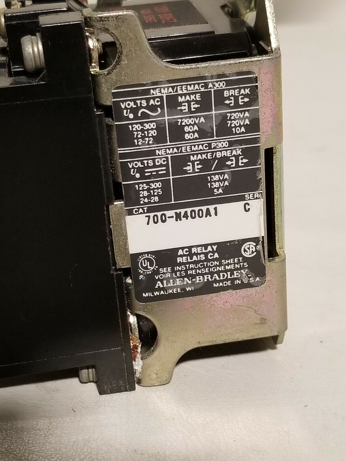 Allen-Bradley 700-N400A1, Series C, Type N, AC Relay 84AB86 coil 110/120VAC