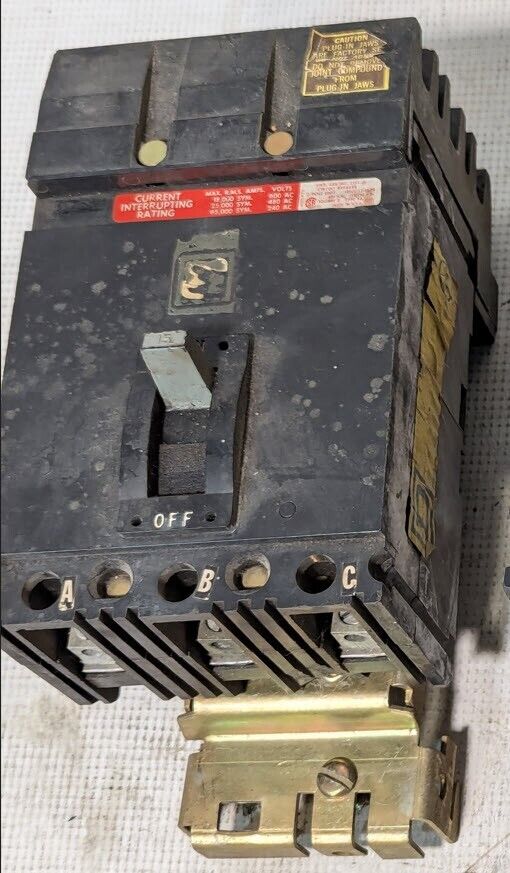 Square D FH36015 Molded Case Circuit Breaker, 15A 600vac 3-Pole - Free Shipping