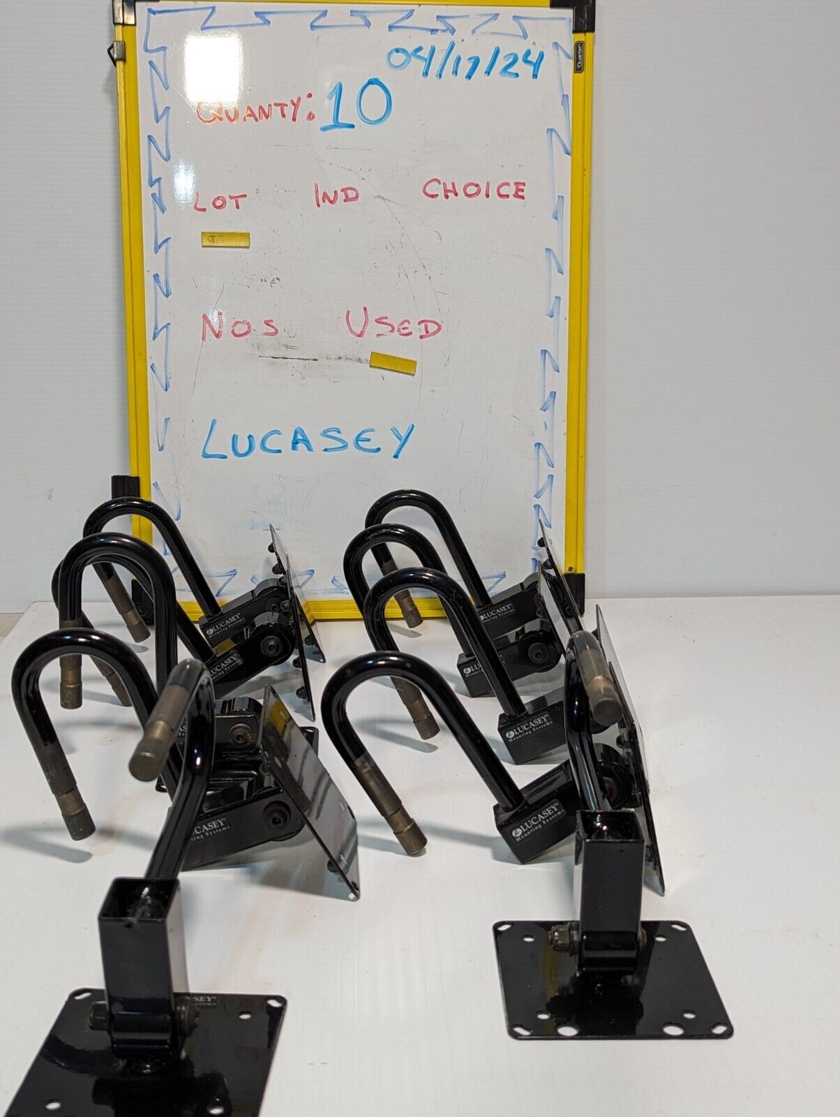 Lucasey LCIL200 hook mount for up to 32" flat panel screens - Free Shipping