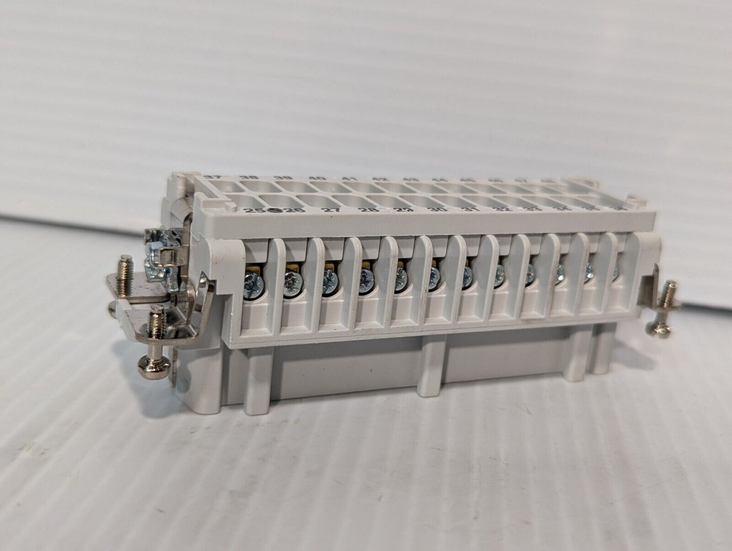 Thomas & Betts FS148B Terminal Insert Female 48 Position 20-14AWG - Free Ship