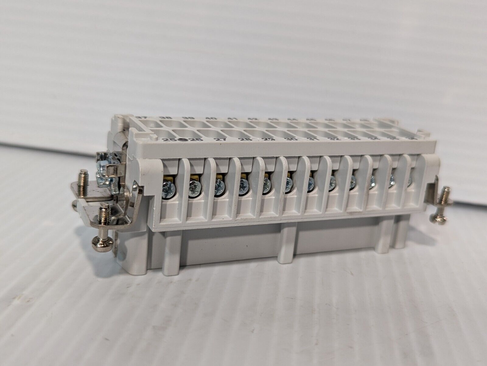 Thomas & Betts FS148B Terminal Insert Female 48 Position 20-14AWG - Free Ship