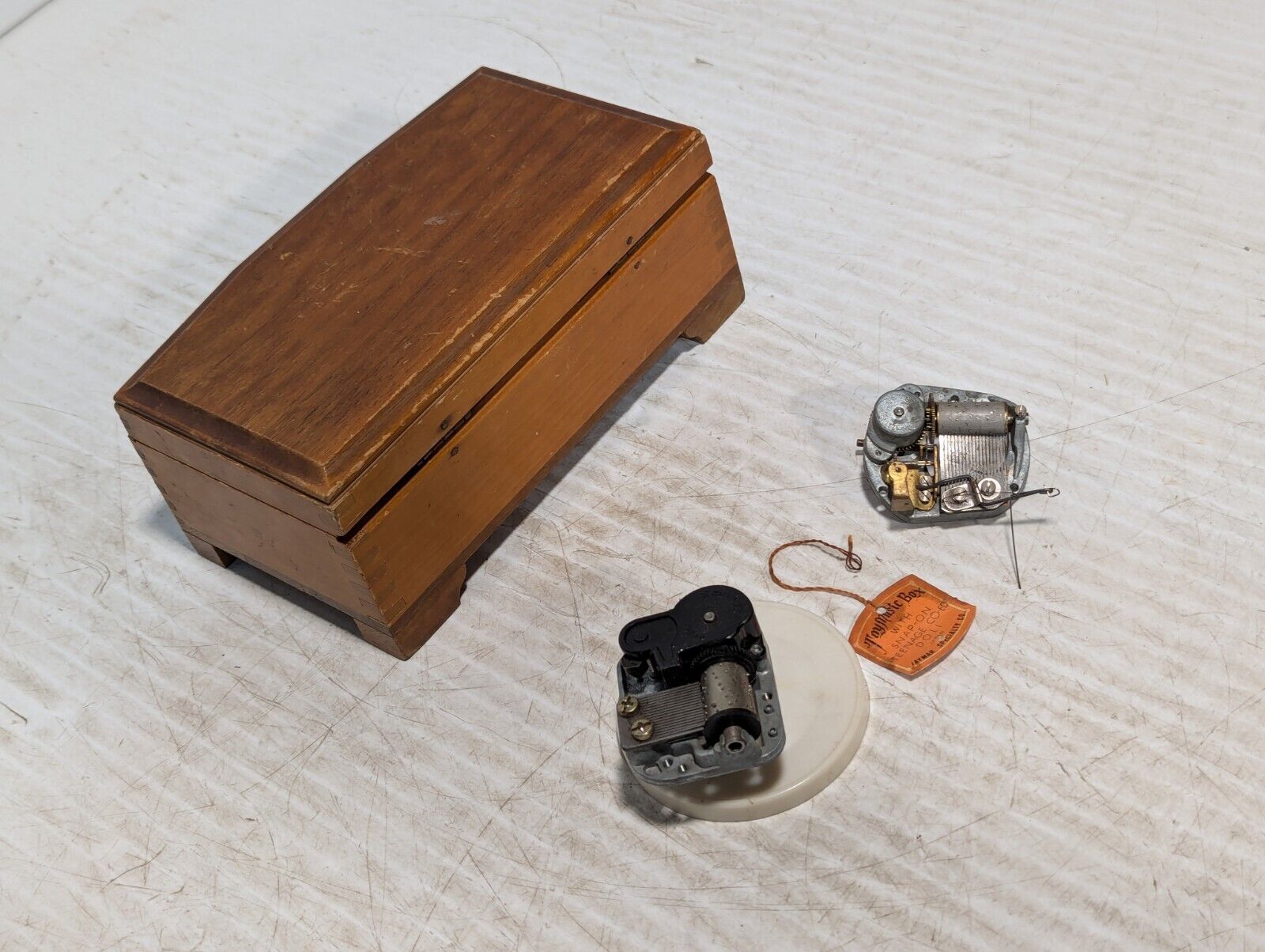 Tony's Vintage Wooden Music Box parts as shown, incomplete - Free Shipping