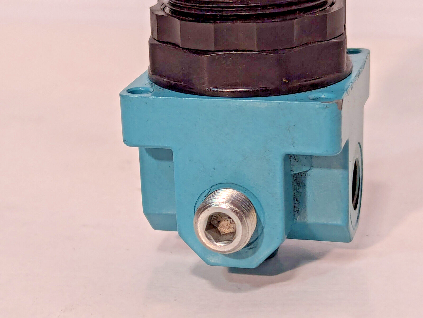 Wilkerson R00-01-L00 Air Filter Regulator H90, Pull to Adjust