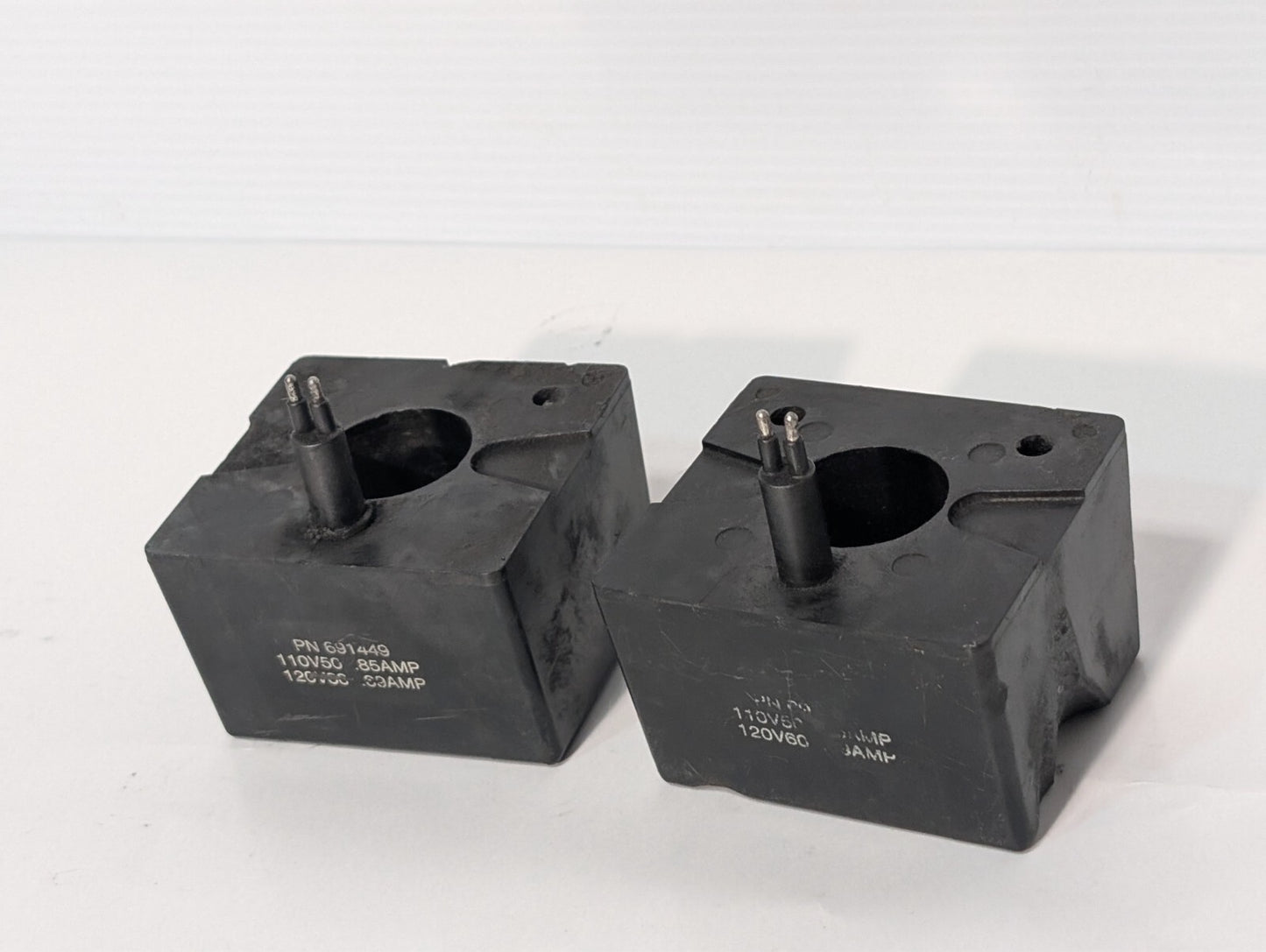 Vickers Eaton 691449 Solenoid Coil, 110V50Hz 0.85A; 120V60Hz as pictured