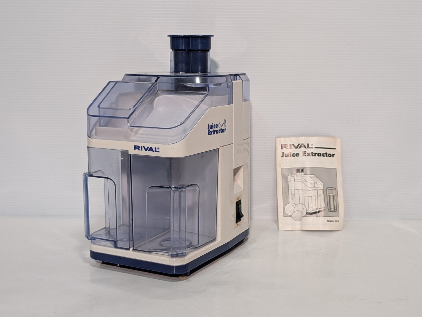 Vintage Rival Juice Extractor 965 Juicer Healthy Drinks, 300W Motor, (2) 24oz
