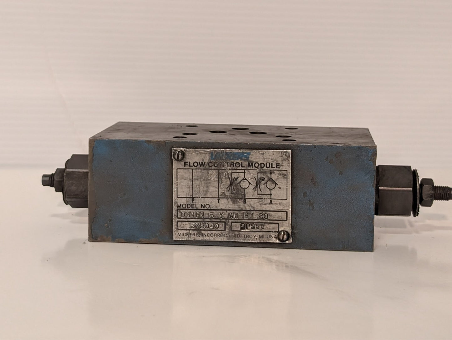 Vickers DGMFN 5 Y AW BW 20 Flow Control Valve