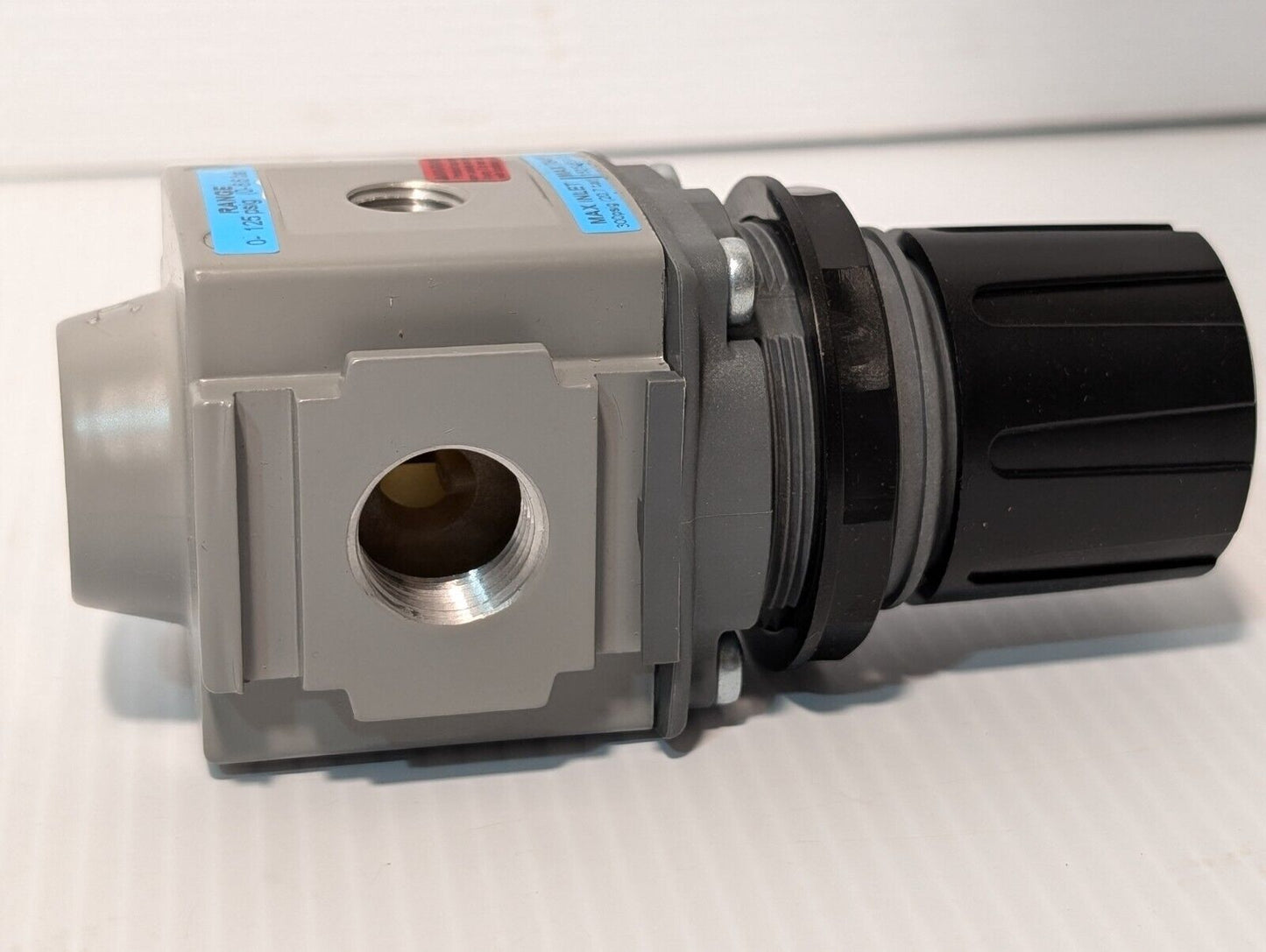 Wilkerson R18-04-F0G0B Air Pressure Regulator w/Pressure Gauge - Free Shipping