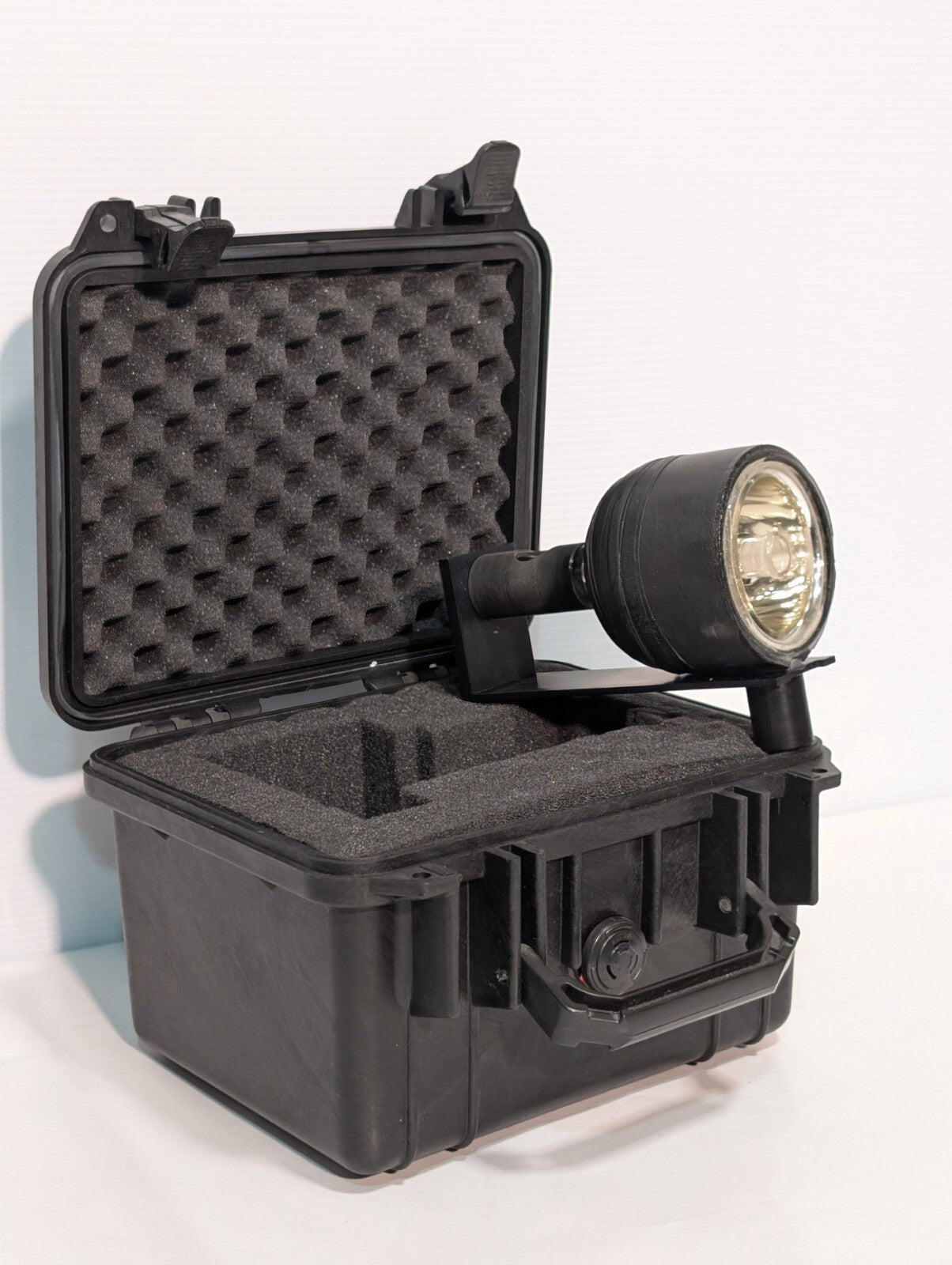 Ventacon Series C (Maybe C13) Cold Cell Raman Spectroscopy Cell with Peli Case