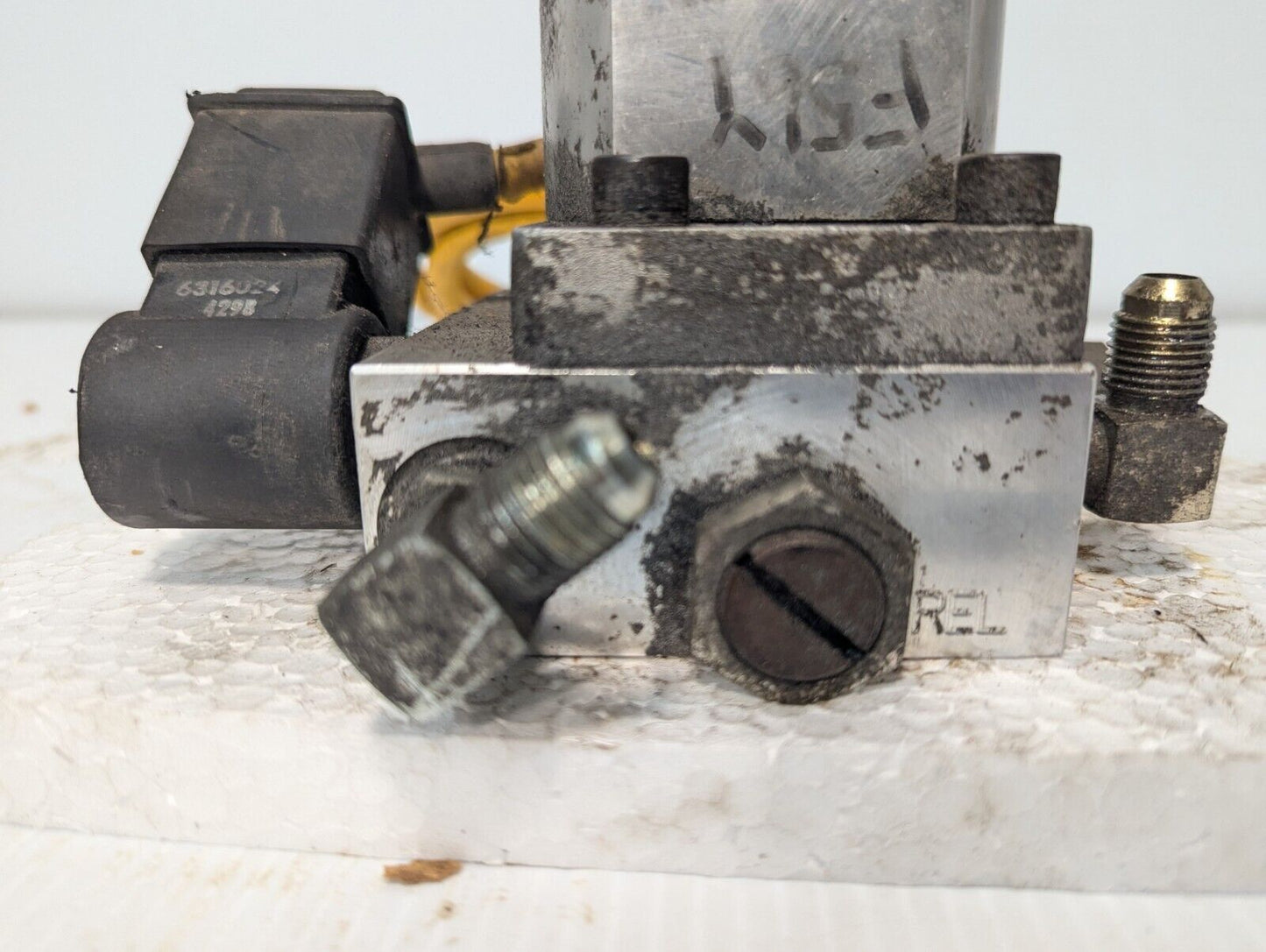 Vestil 02812P7063 B6 Hydraulic Motor F56Y FRAM - Free Shipping