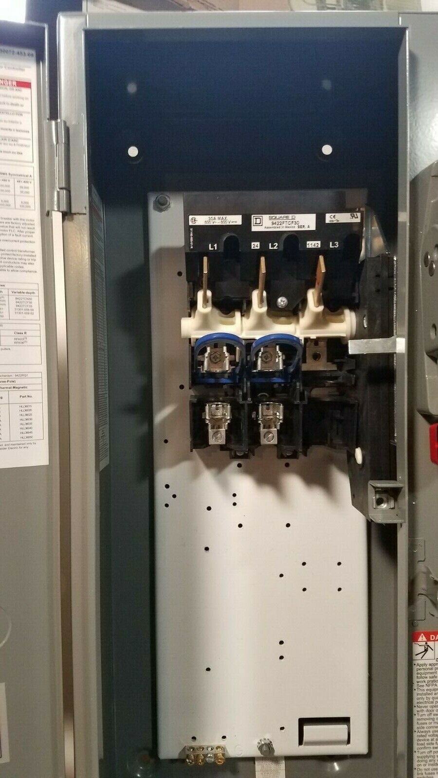 Square D 8538SBG63V02CP42SX11, with 9422FTCF30 disconnect switch, 30A, type 1