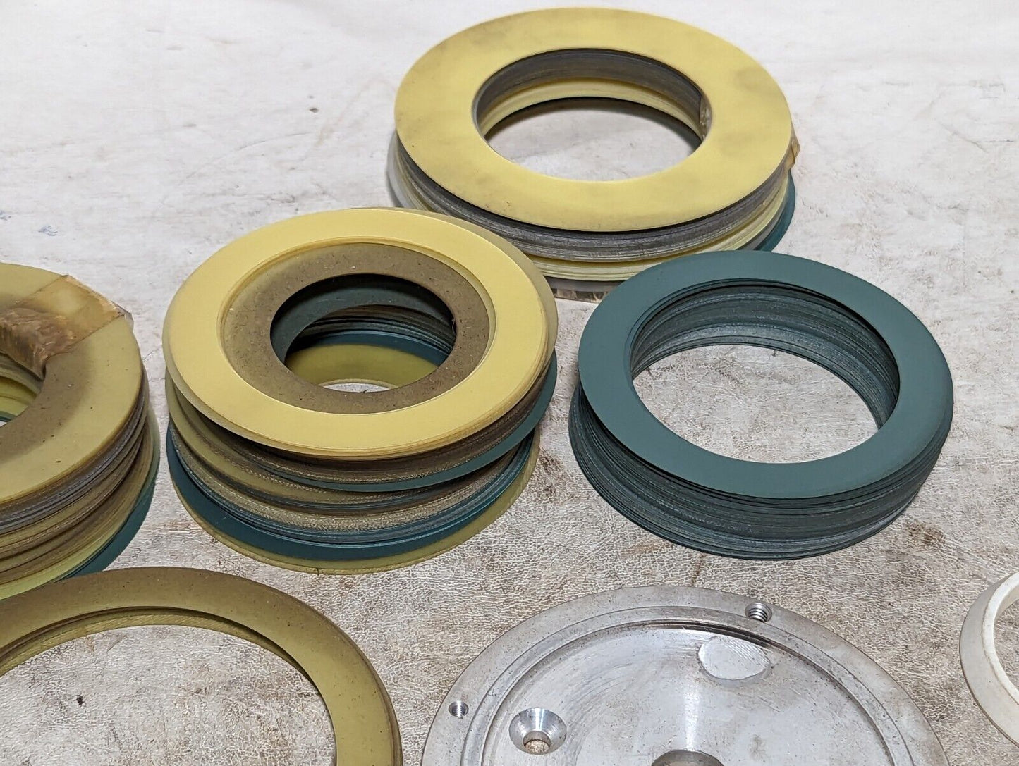 Lot of rubber/plastic gaskets/large washers as pictured