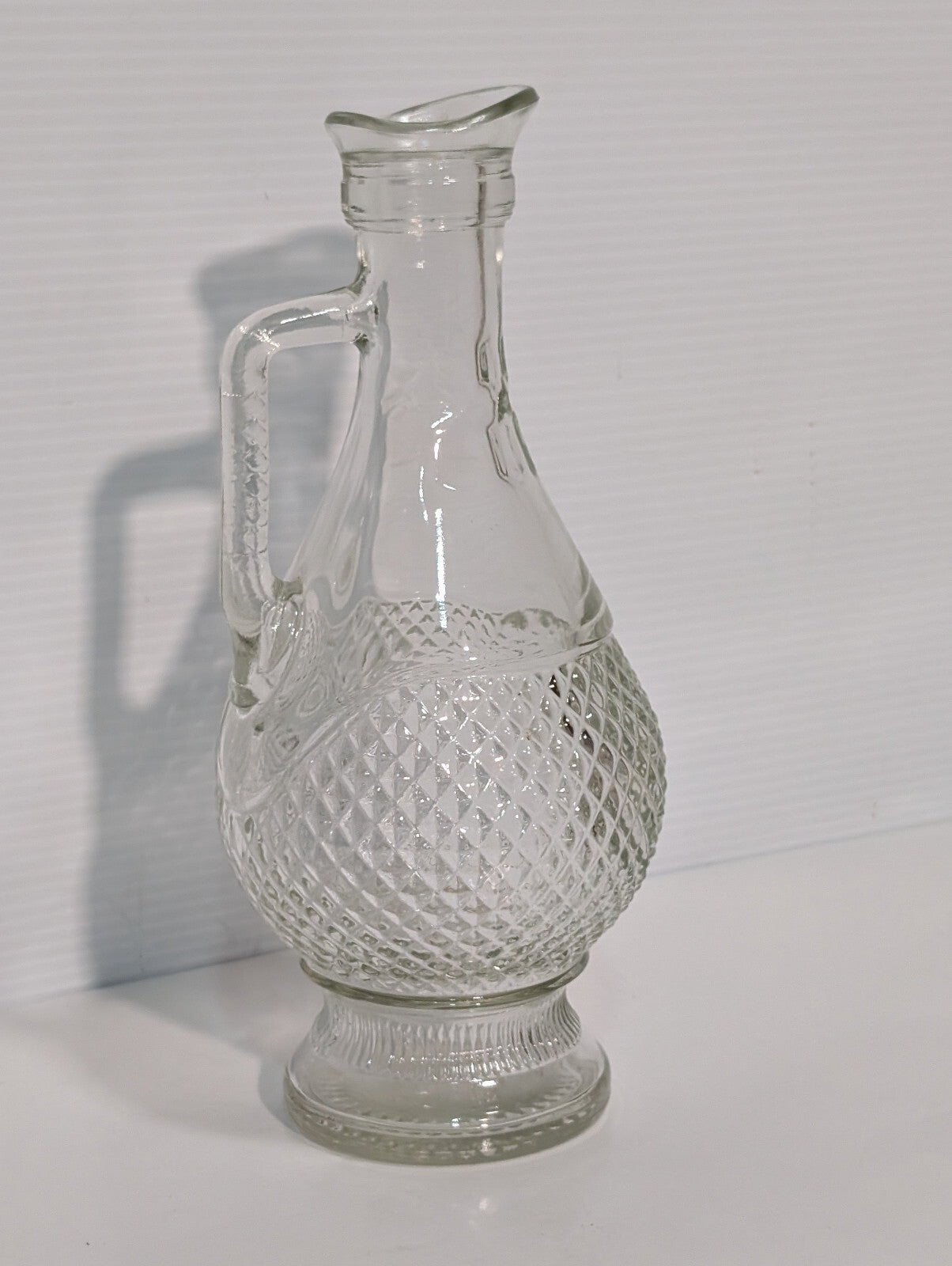 Vintage Mogen David 1976 Crystal Clear Glass Wine Decanter Vase Diamond Design