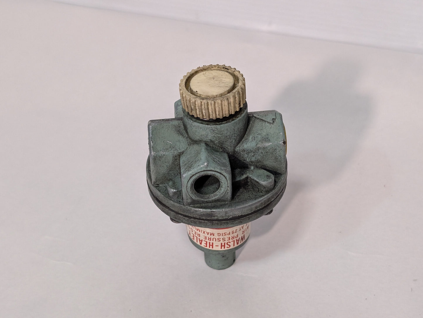 Wilkerson Corporation D2002-2 Air Pressure Regulator, Non-Adjustable, 29Psig Max