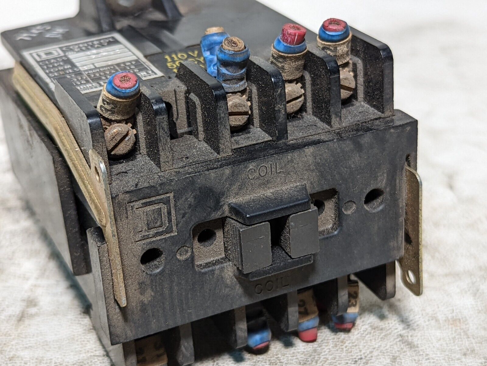 Square D 8501GO30 control relay, 110/120VAC coil