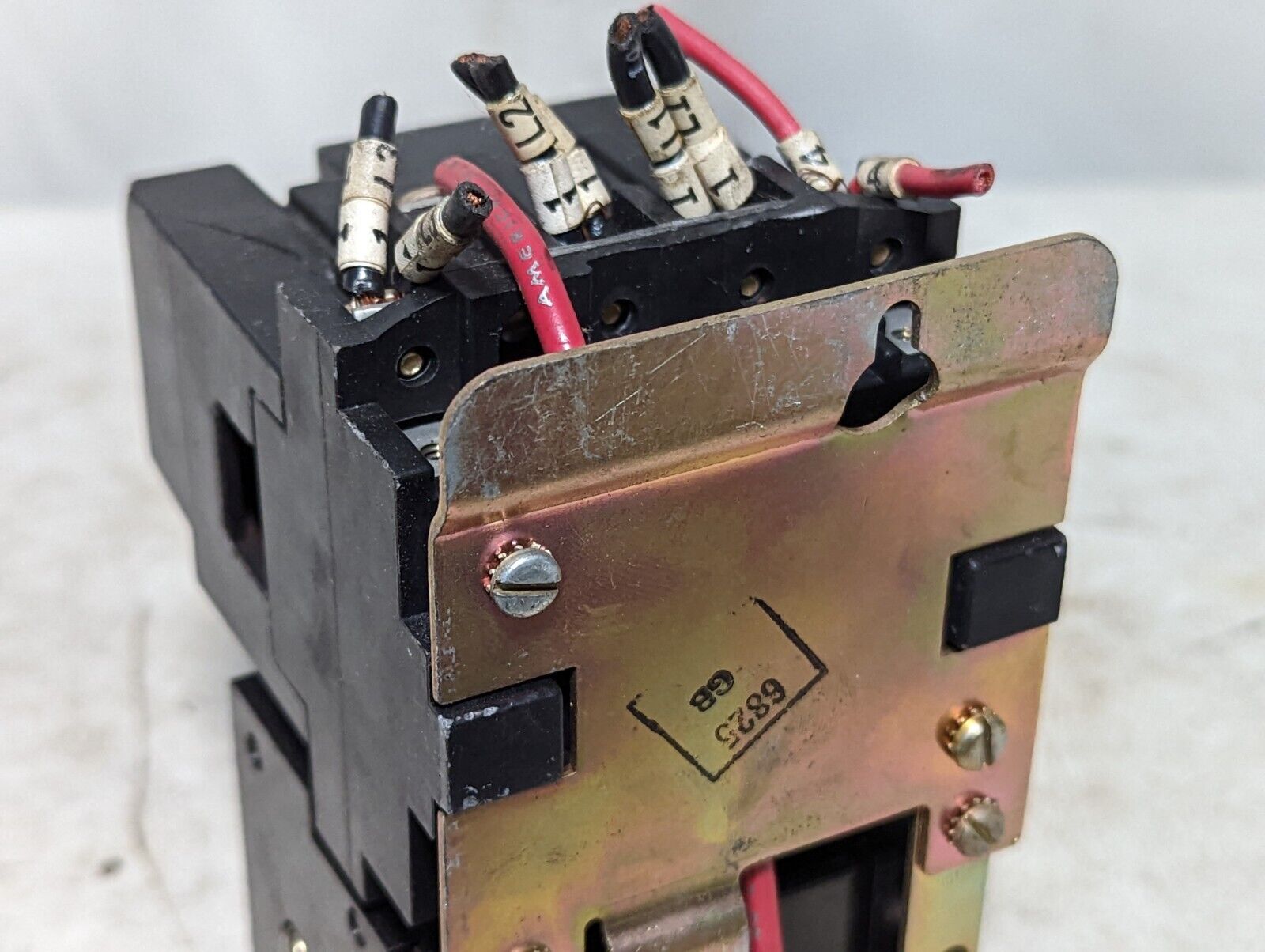 Square D 8536AO2 starter, NEMA size 00, 110-115V 60Hz, 100V 50Hz coil