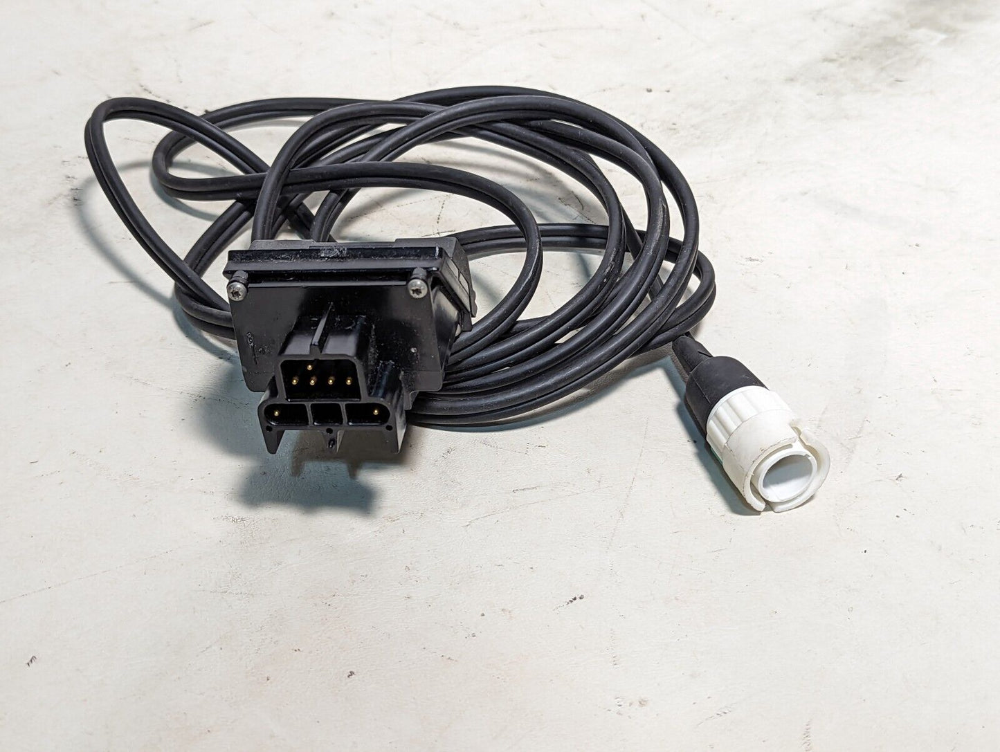 Unbranded cable L151824203, unknown use