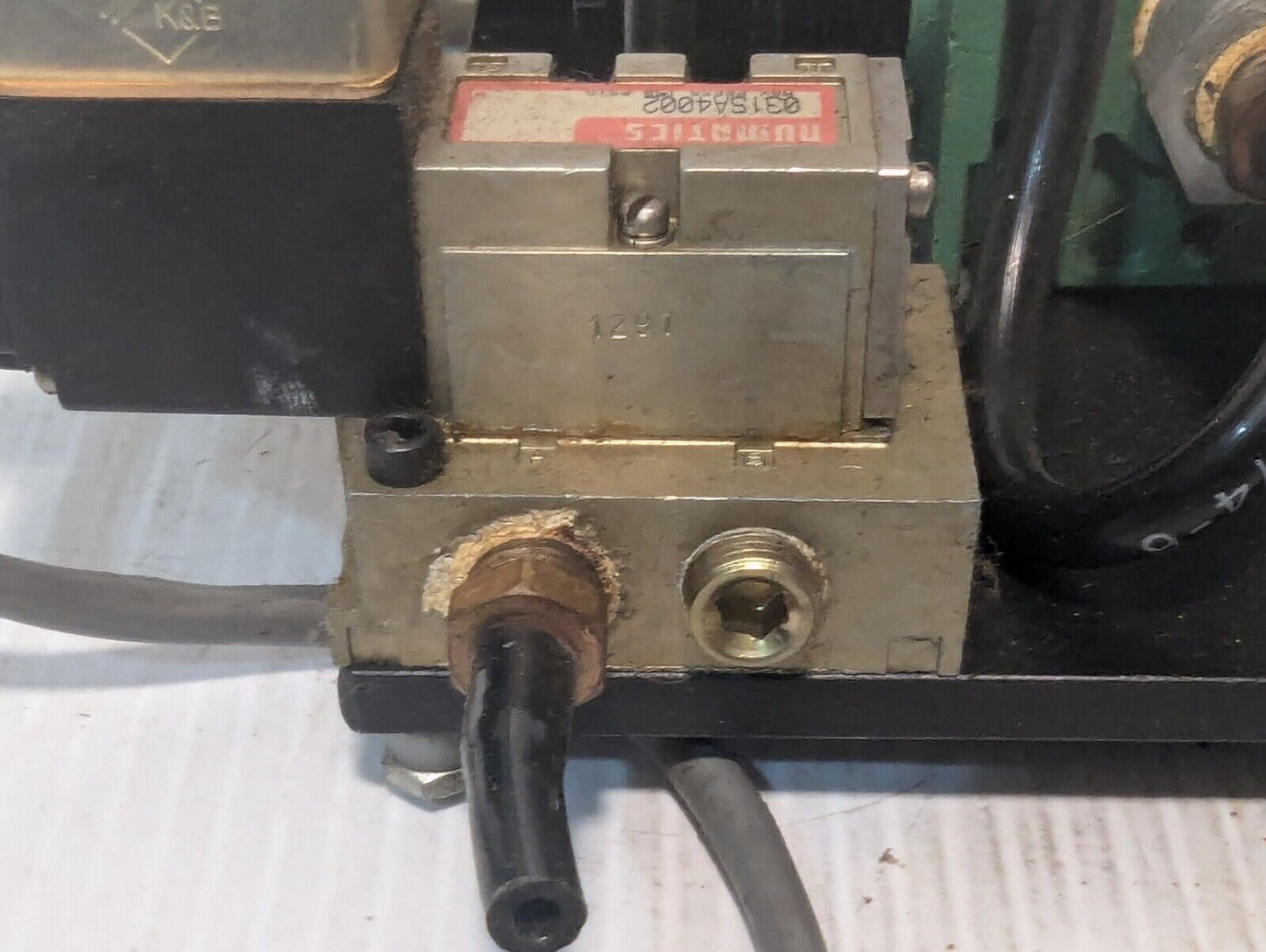 Numatics Pneumatic Regulator Assembly with F21A-03A / F21D-03A / 031SA4002