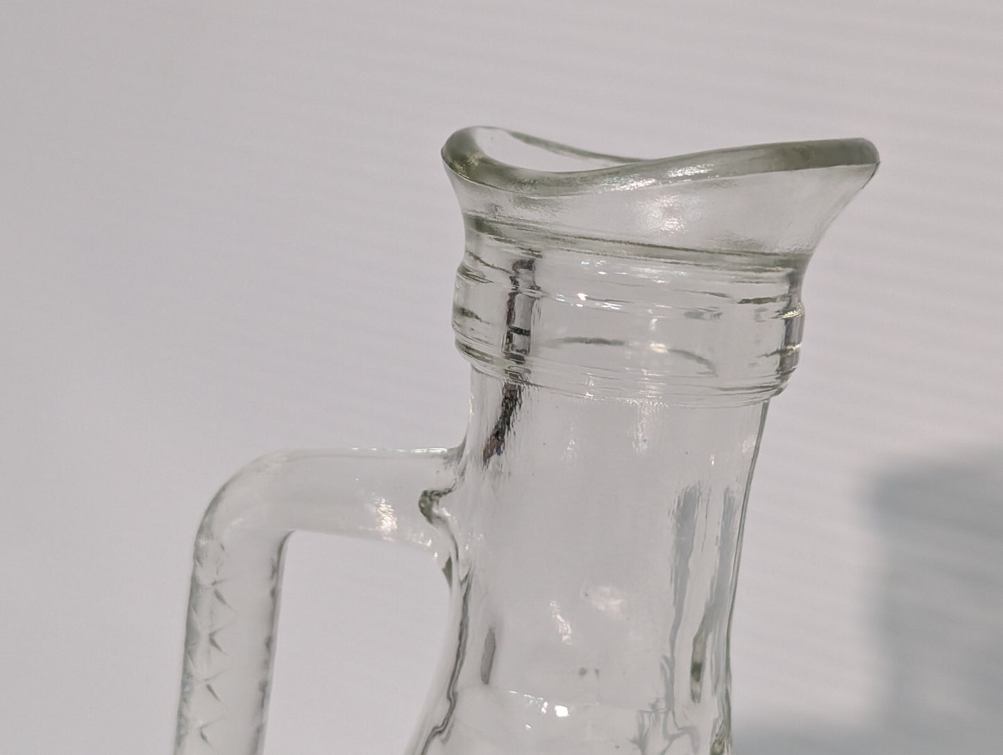Vintage Mogen David 1976 Crystal Clear Glass Wine Decanter Vase Diamond Design