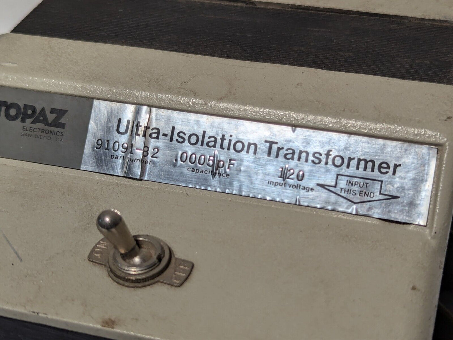 Topaz 91091-32 ultra-isolation transformer, 0.0005pF, 120VAC input