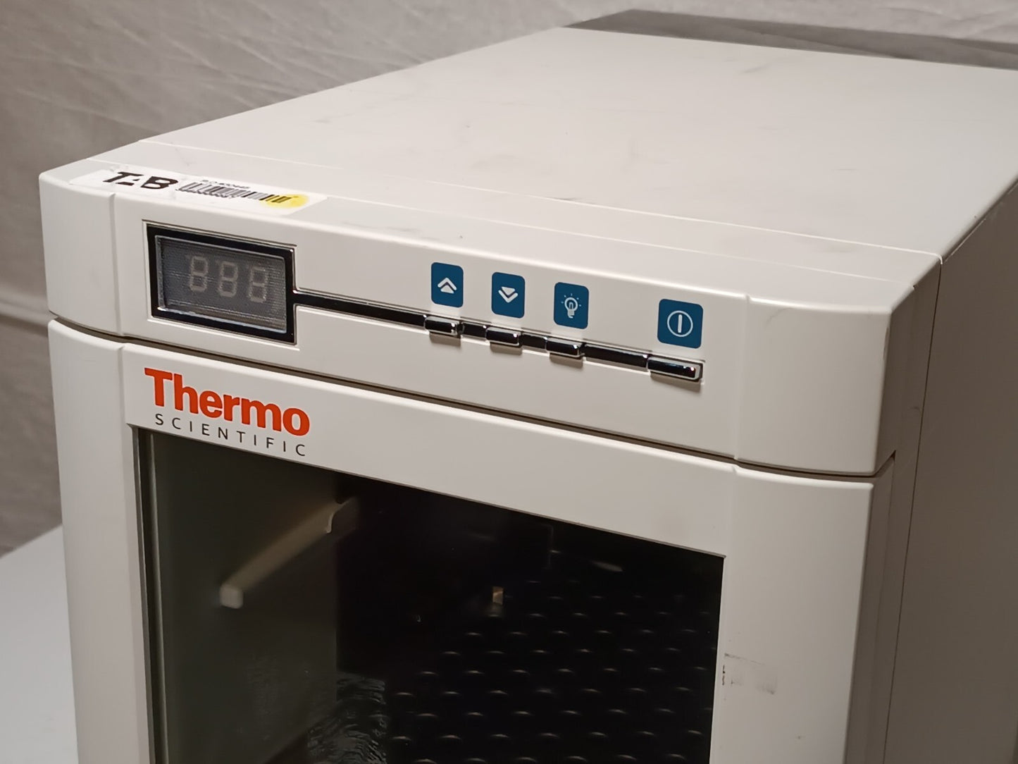 Thermo Scientific Heratherm IMC18 Benchtop Microbiological Incubator as Pictured