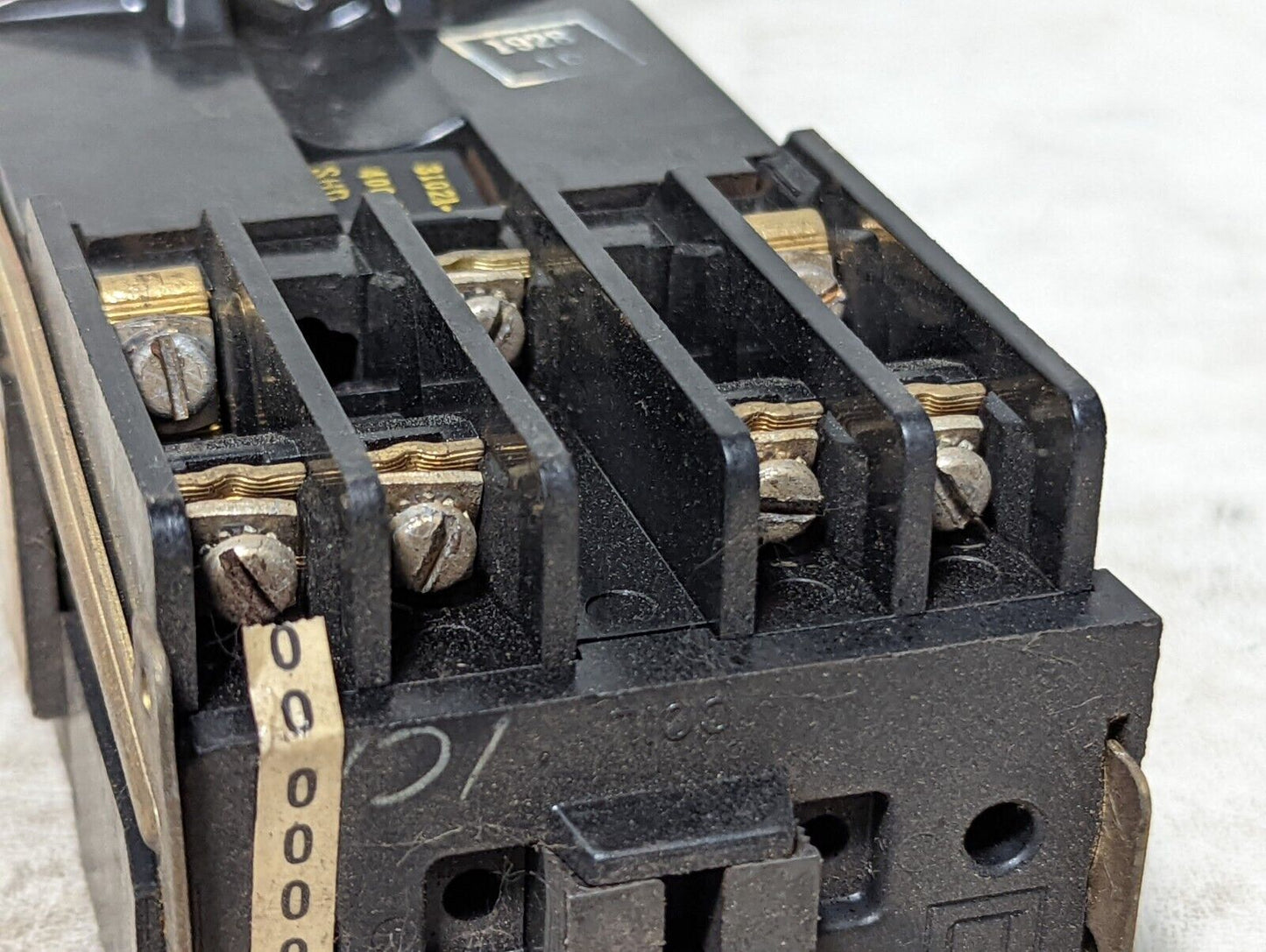 Square D 8501GO60 control relay, 110/120VAC coil