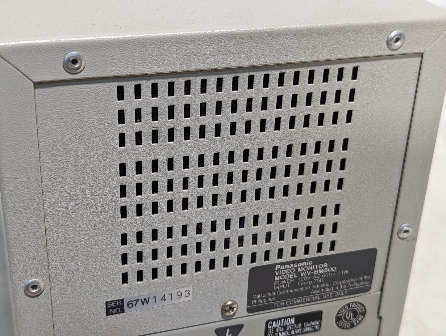 Pansonic WV-BM500 video monitor, powers on but does not display