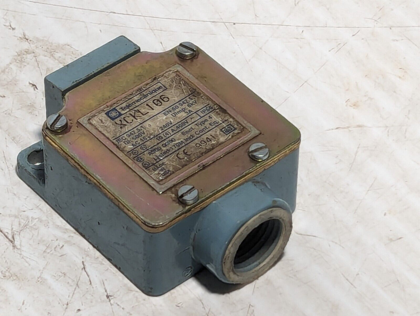 Telemechanique XCKL106 LIMIT SWITCH, Specs In Pics - Free Shipping