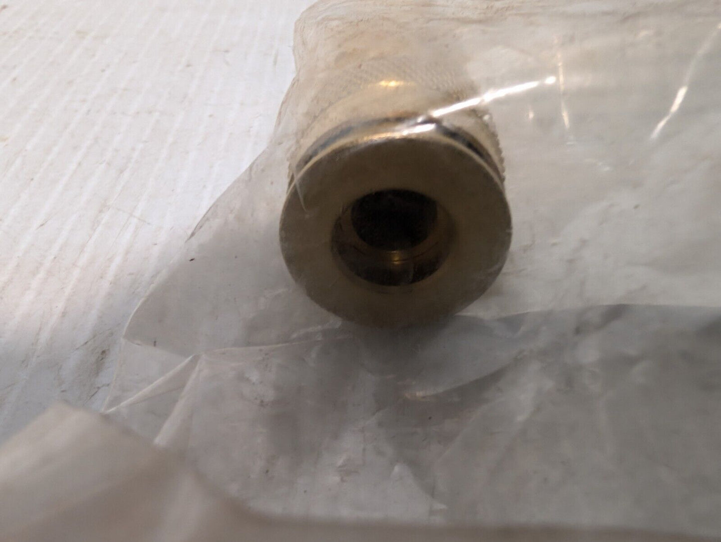 676913 Pneumatic Hose Coupling 1/4" Thread, 1/4" Body Dia, Universal Interchange
