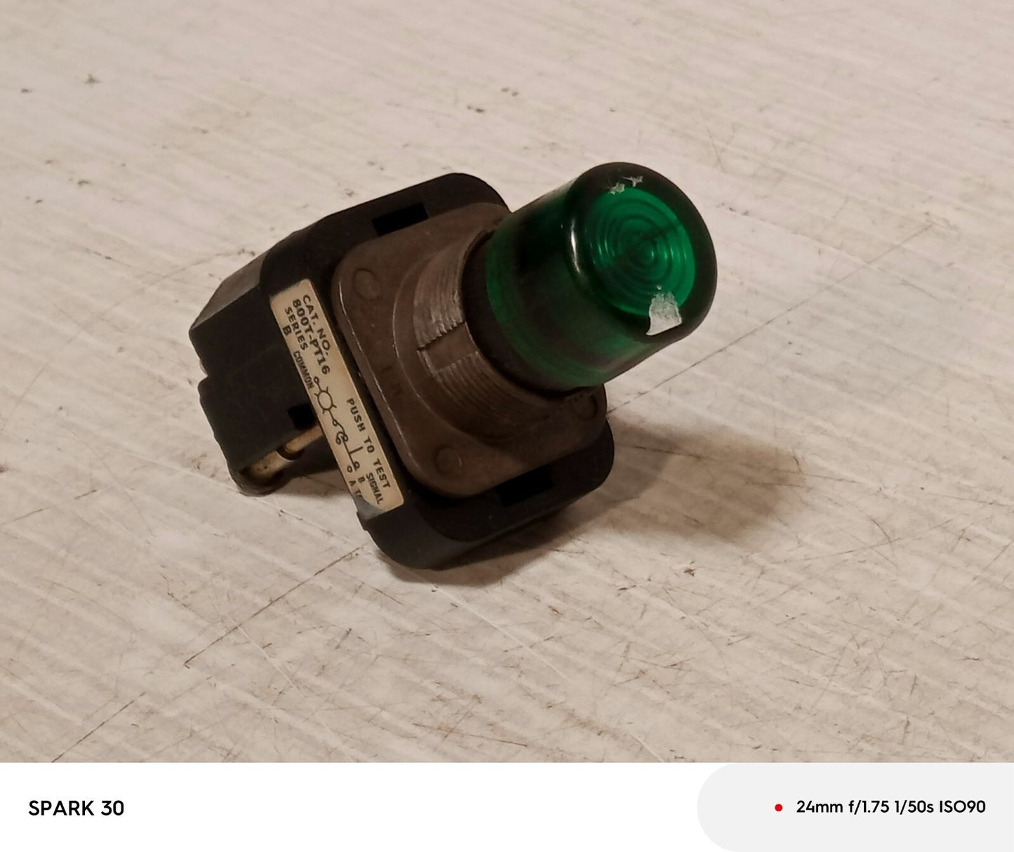 Allen Bradley 800T-PT16 Ser B Green Pushbutton Pilot Light 120V 800TPT16