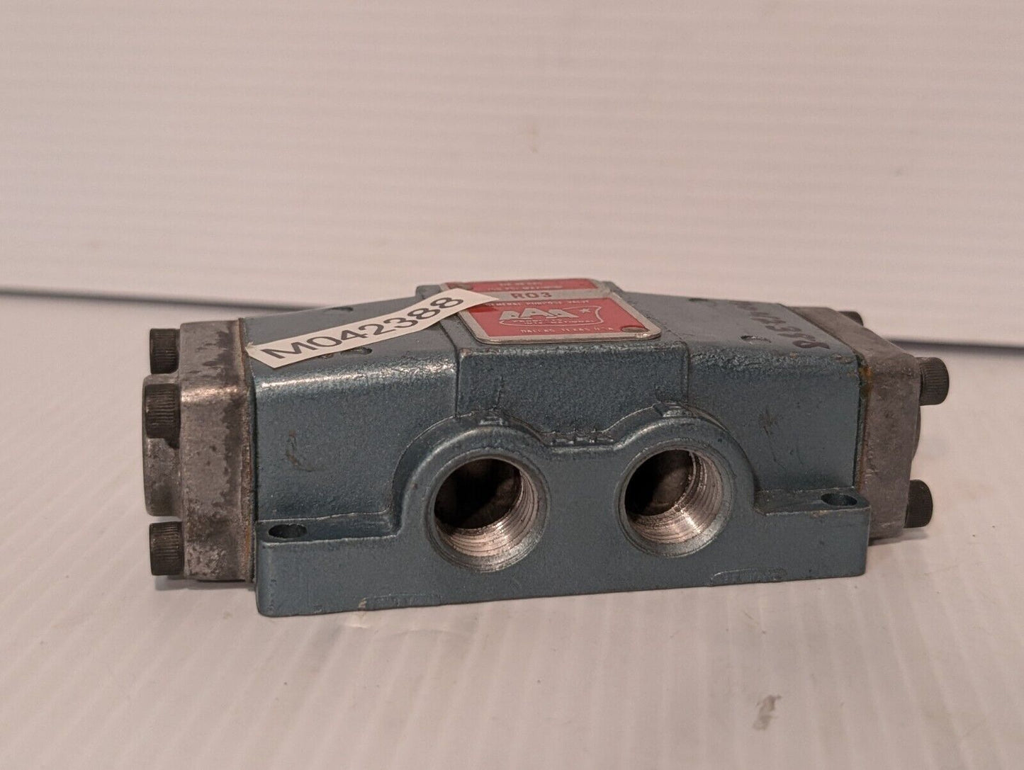 AAA Products RO3 Air or Gas Operated Valve, 3/8" NPTF, Spring Return, 250psi Max