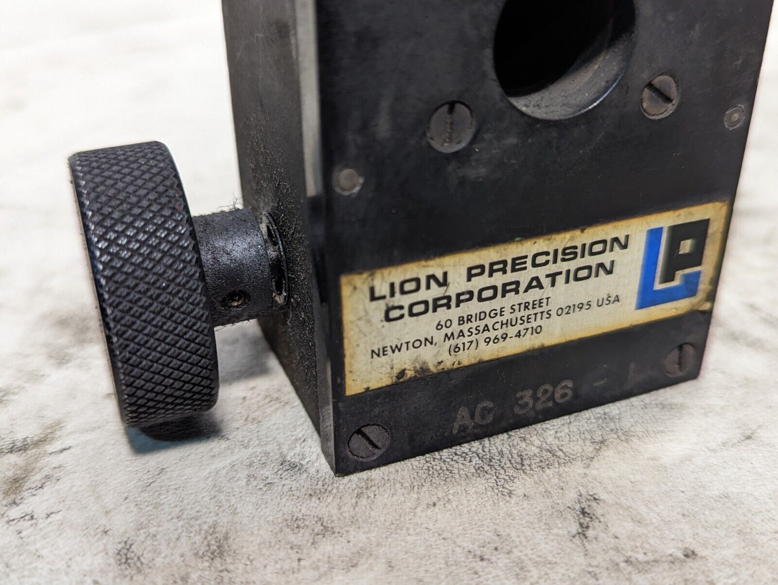 Lion Precision AC 326-1 precision dial rotator for threaded rod