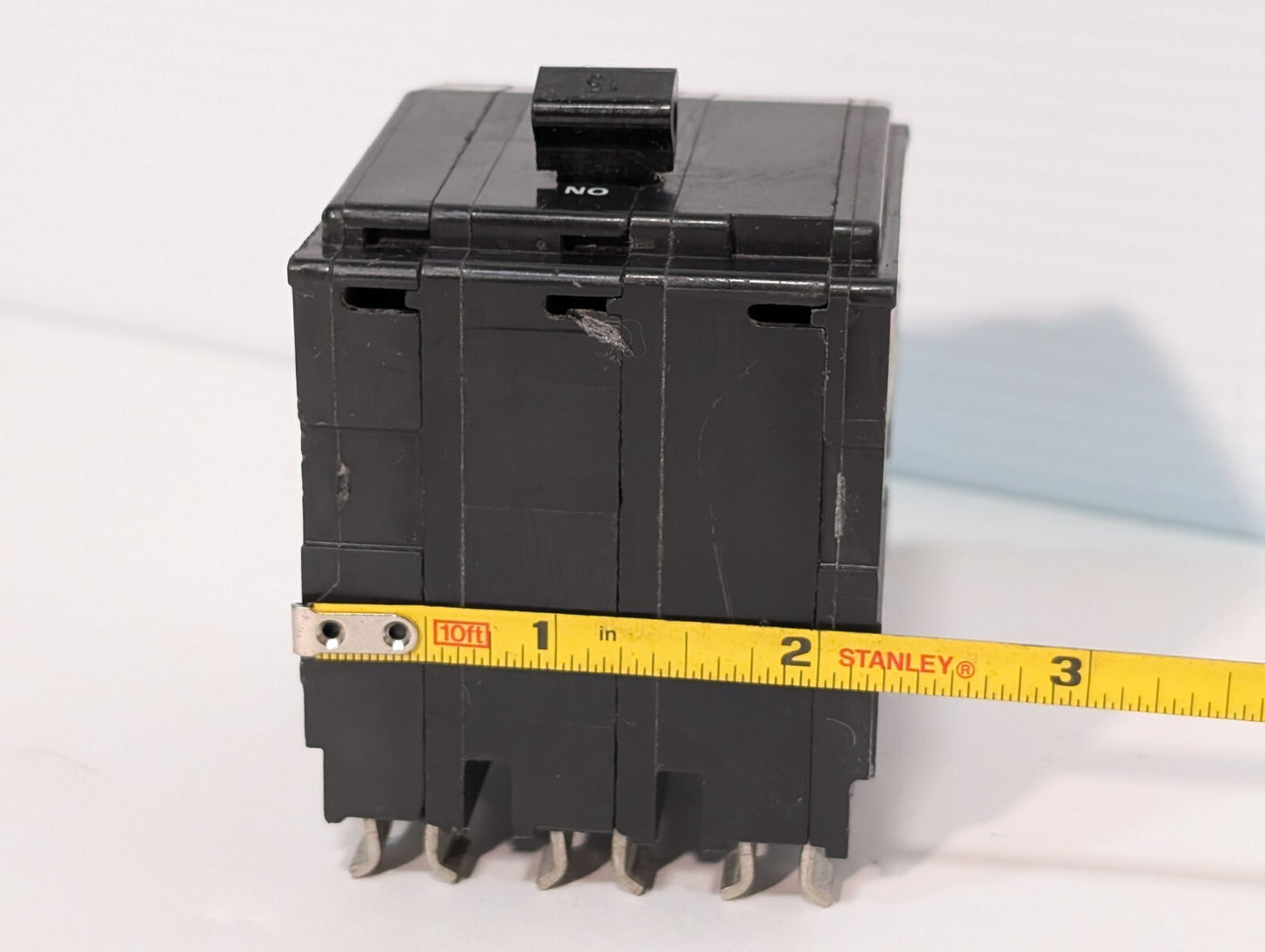 Square D QO315 Molded Case Circuit Breaker, 15A, 240V, 3-Pole, 3-Phase, Plug-In