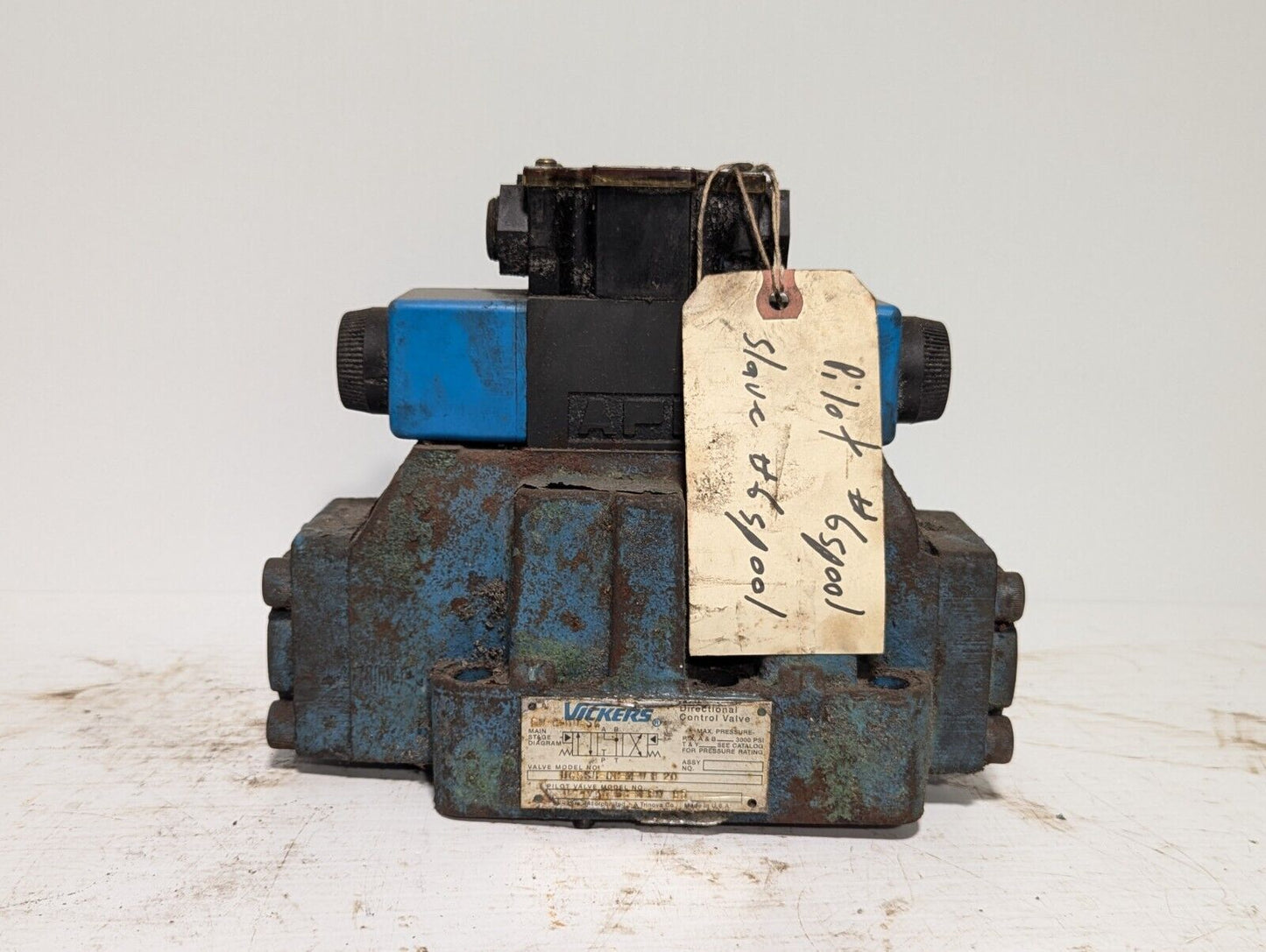 Vickers DG5S8-6C-M-B-20 Directional Control Valve