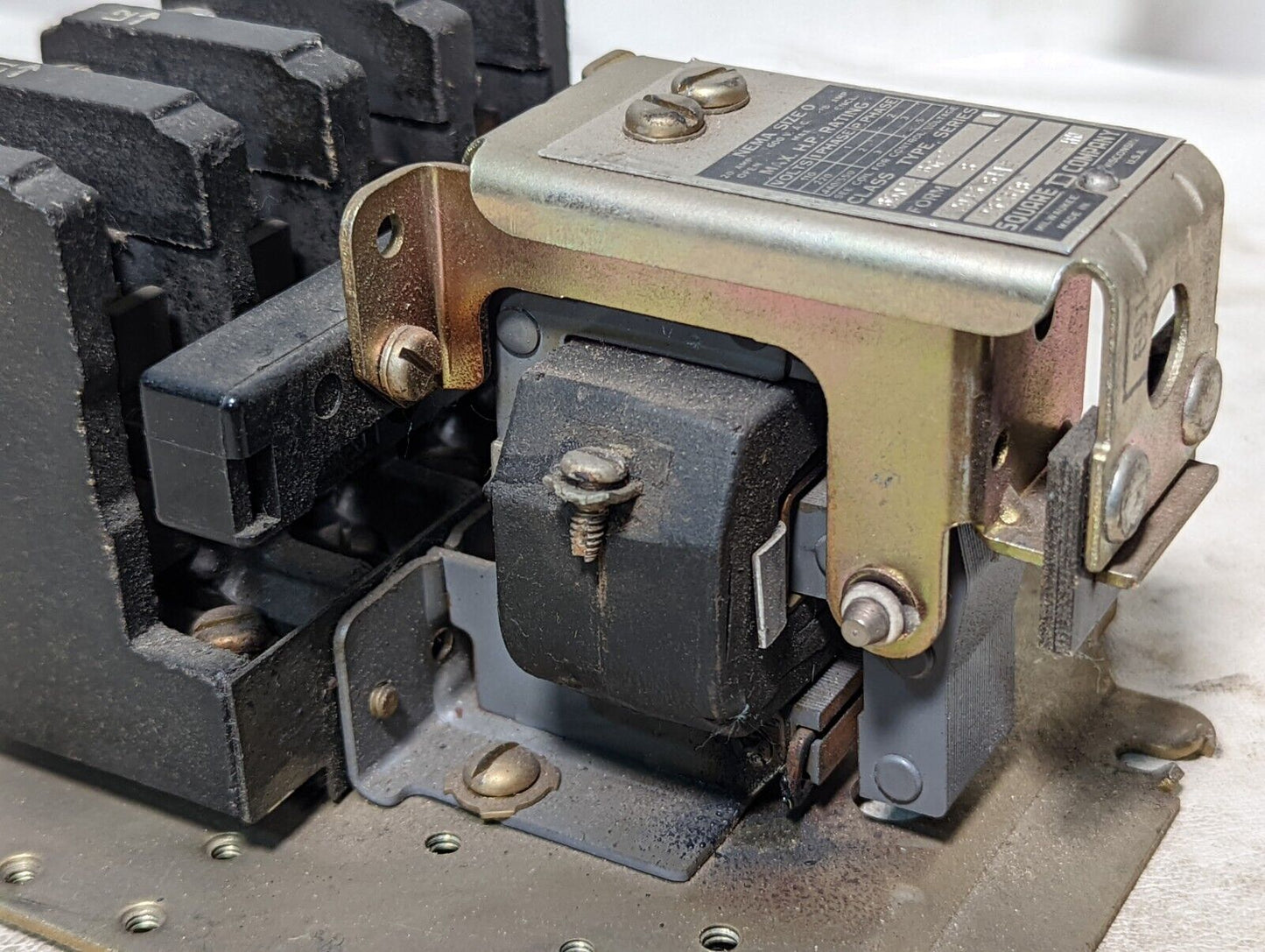 Square D 8502BG2S contactor, ser. A, NEMA sz 0, 110/120VAC coil, 1 phase 1HP max