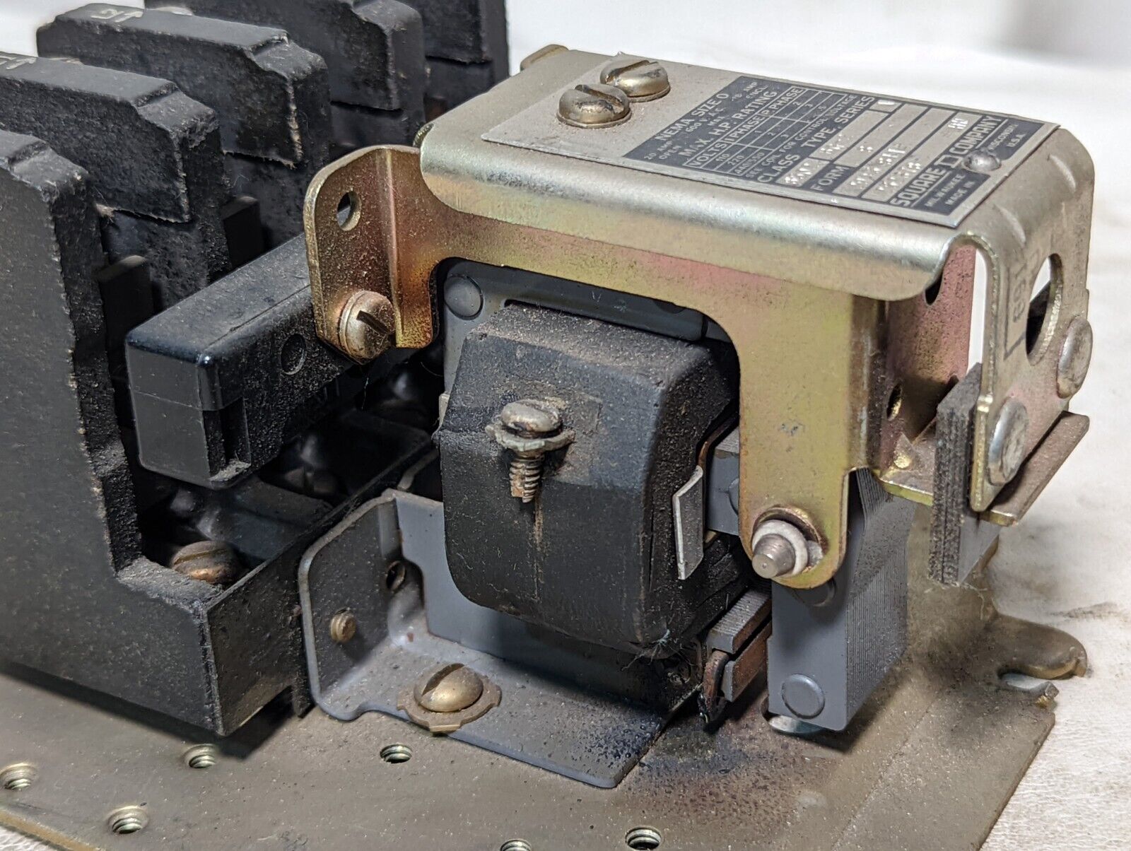 Square D 8502BG2S contactor, ser. A, NEMA sz 0, 110/120VAC coil, 1 phase 1HP max