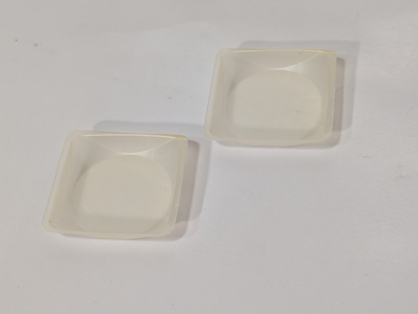 VWR International 12577-005 Small Polystyrene Weighing Dishes, 500 Pack